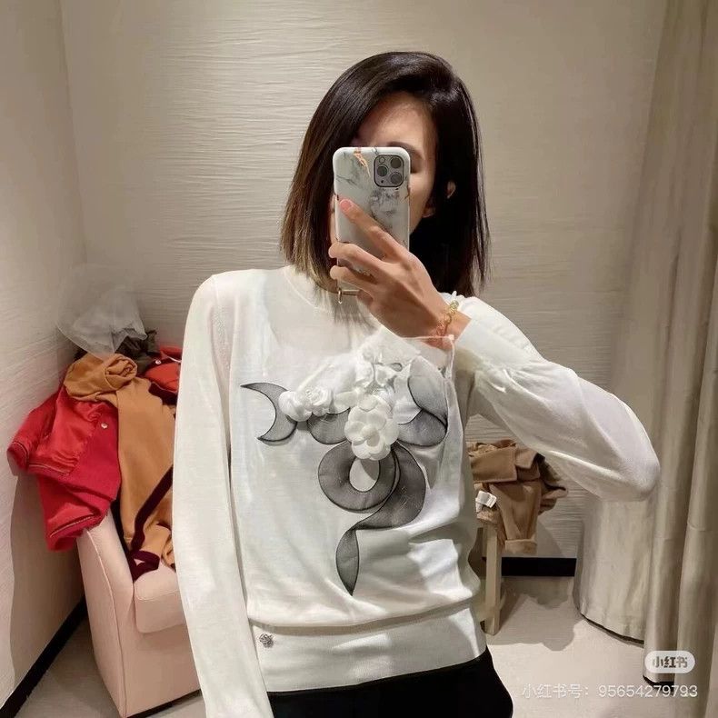 Chanel Chanel 20A white three-dimensional camellia knitted sweate Size XXS / US 00 / IT 34 - 9 Thumbnail