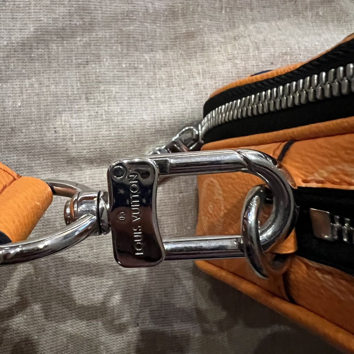 Louis Vuitton Louis Vuitton Alpha Wearable Wallet Size ONE SIZE - 5 Thumbnail