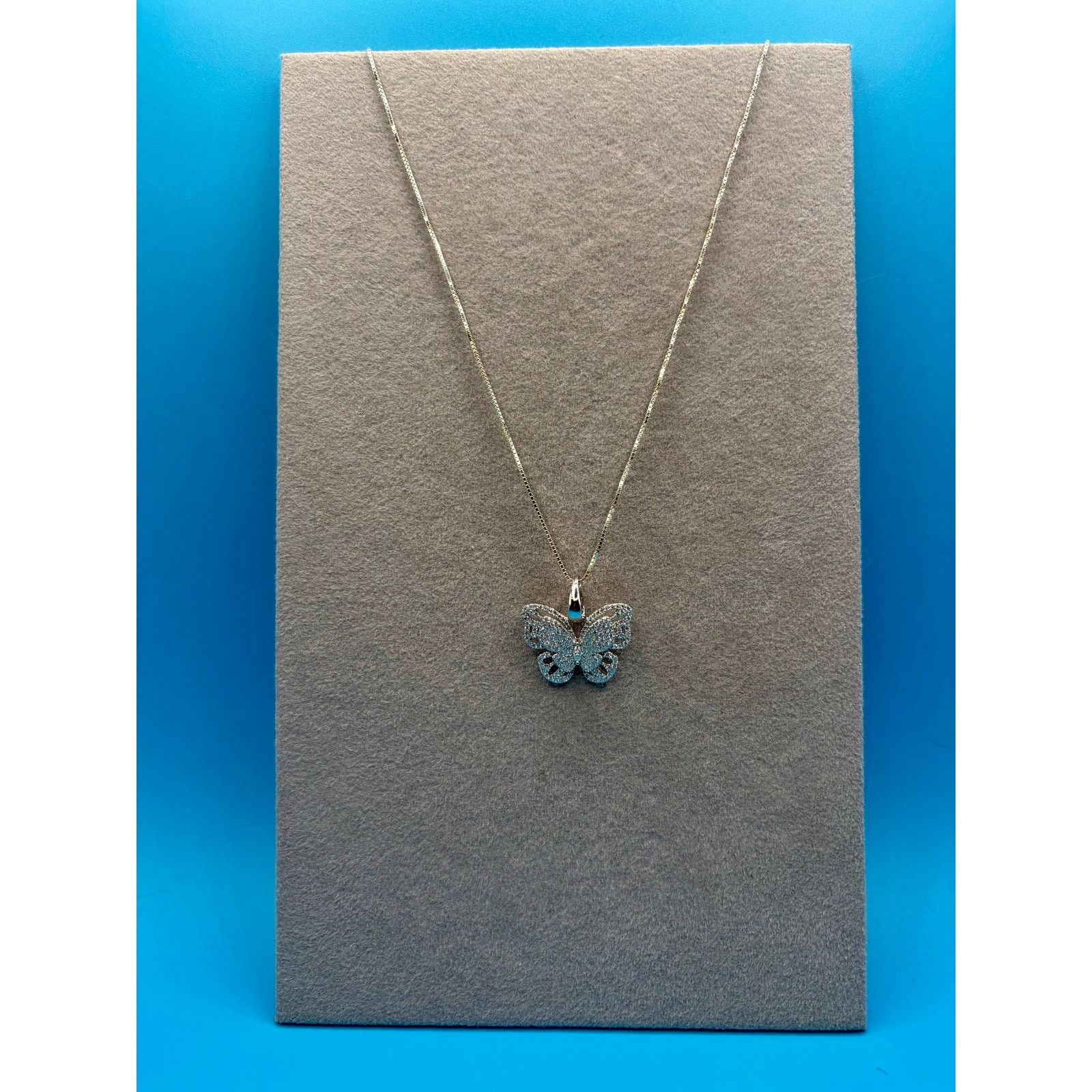 Jewelry NEW 1.25CTW Moissanite Butterfly Pendant & 22" Silver Chain Size ONE SIZE - 4 Thumbnail
