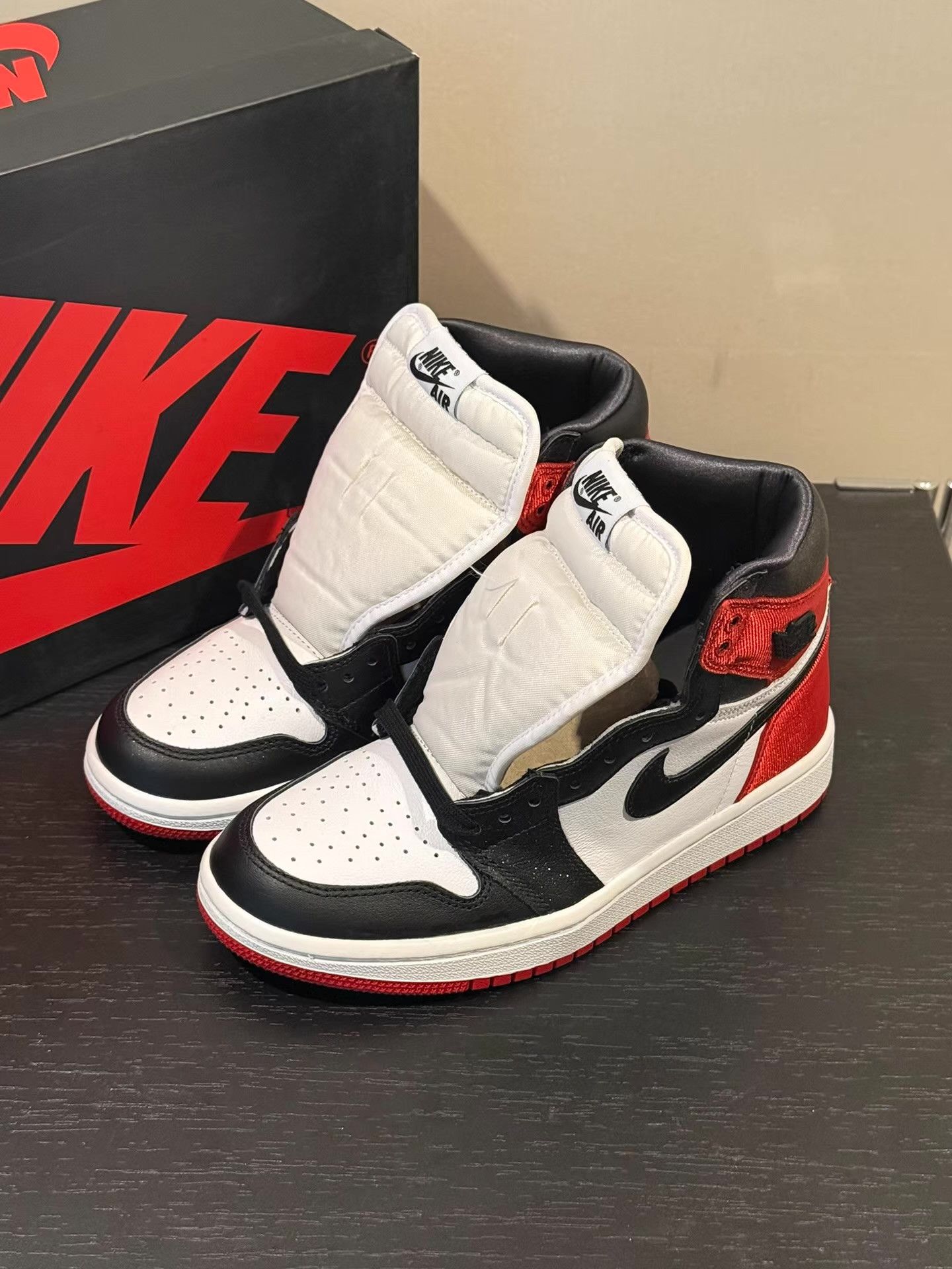 Nike Jordan Air Jordan 1 High OG Black Toe Red Satin Ｑ20 Size US 5.5 / IT 35.5 - 1 Thumbnail