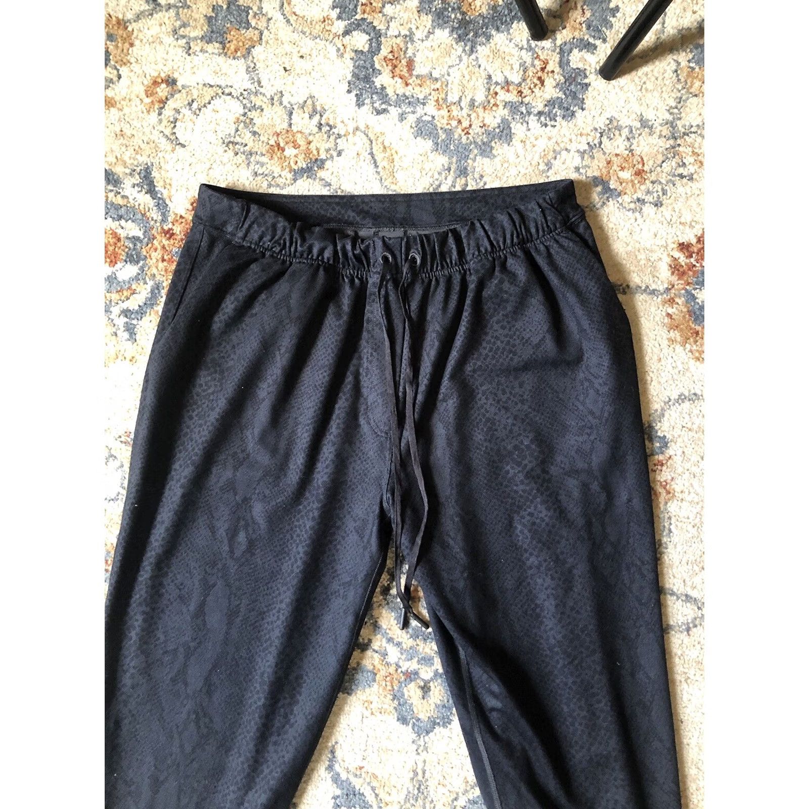 Lululemon Lululemon Men’s Black Tie Dye Drawstring Athletic Joggers Pants Size S Skinny Regular Inseam 23" Size US 29 - 2 Thumbnail