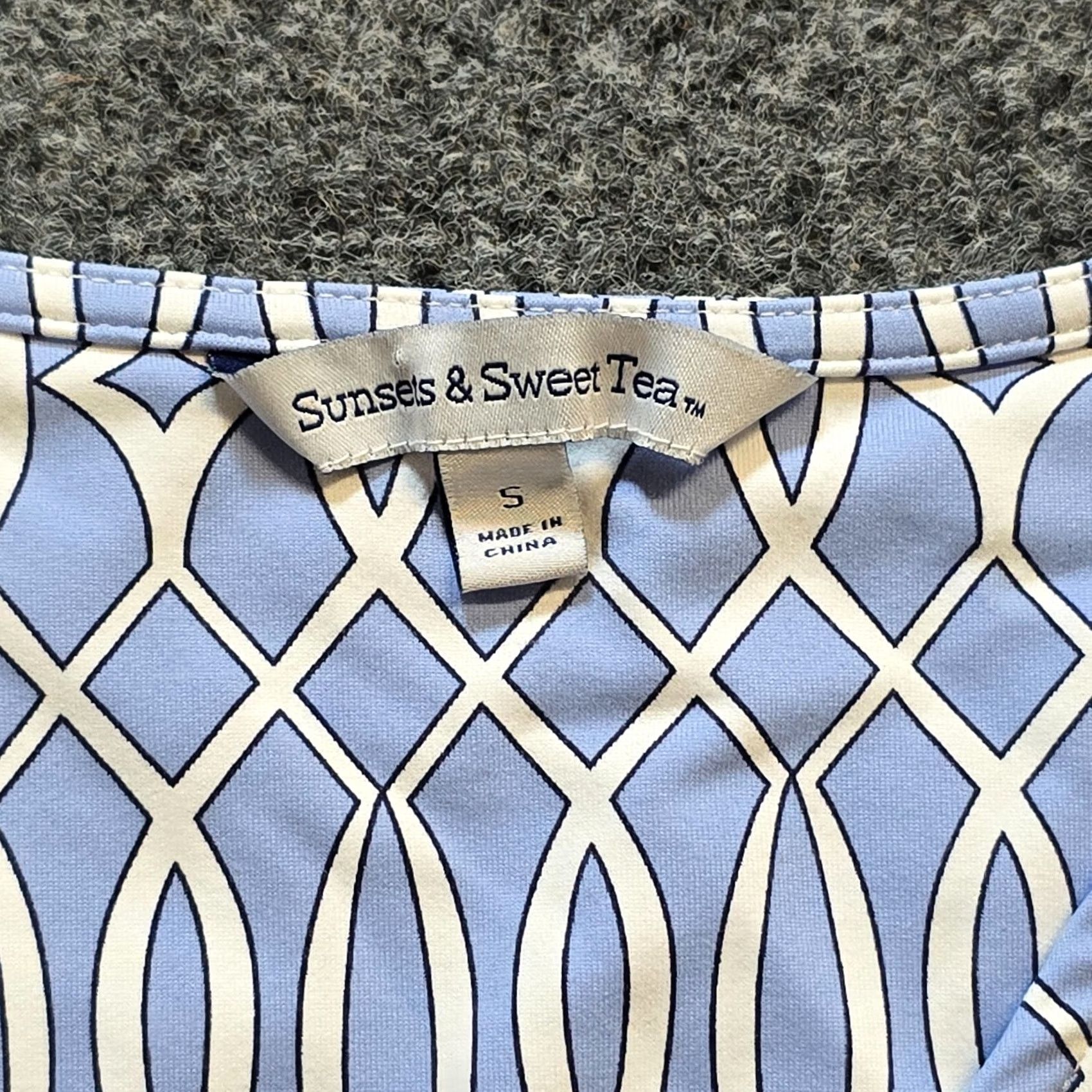 Vintage Sunsets Sweet Tea Top Womens Size Small Blue Stretchy No Iron Performance Golf Shirt Size S / US 4 / IT 40 - 4 Thumbnail
