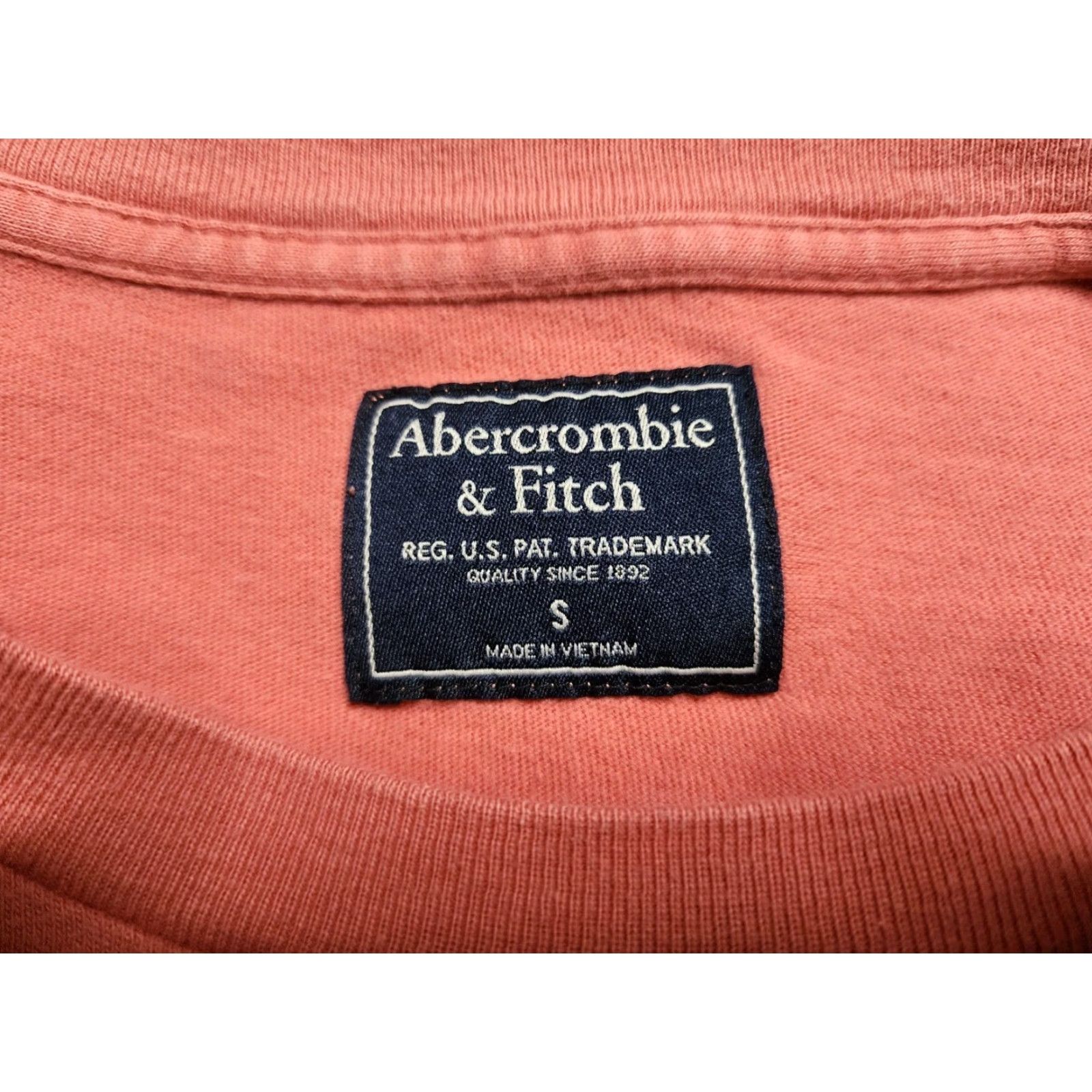 Abercrombie & Fitch VINTAGE Abercrombie & Fitch Pocket T Shirt Long Sleeve Mens S Pink Retro 90s Theme with Pockets Shirt MensS Pink (Regular) Size US S / EU 44-46 / 1 - 6 Thumbnail