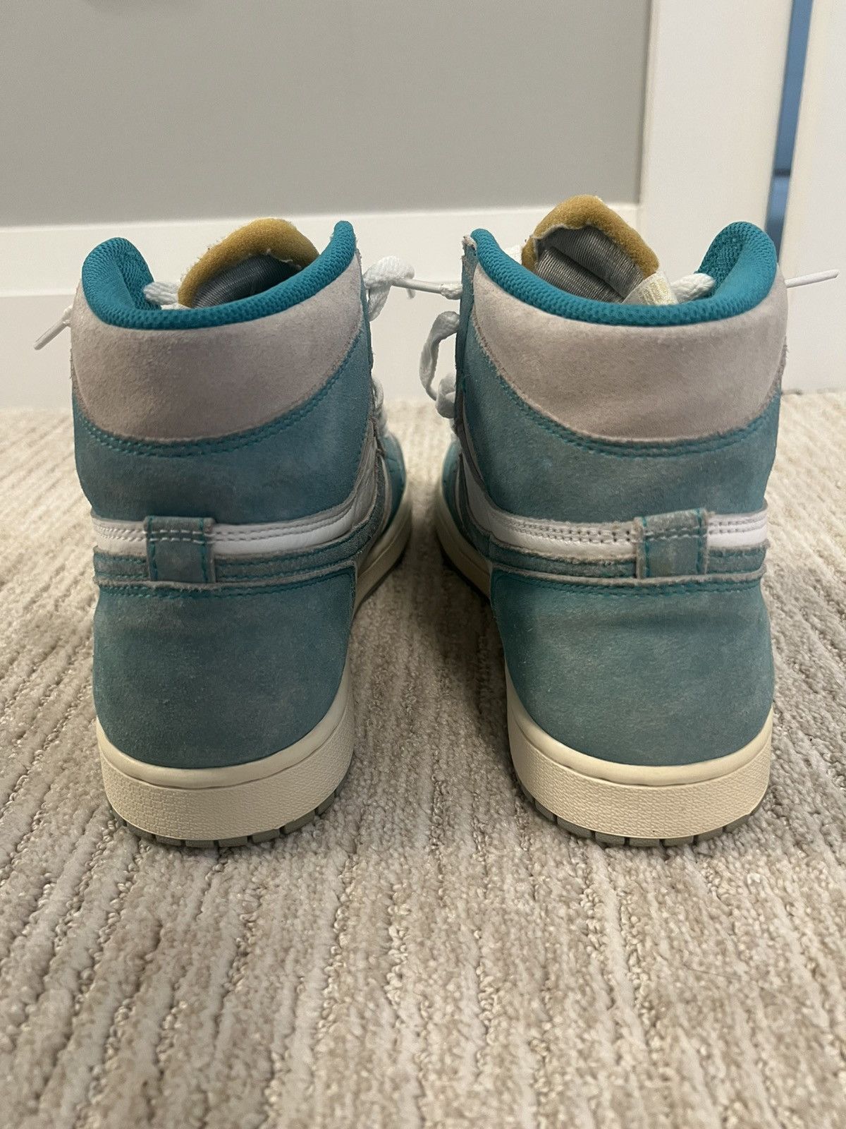 Nike Jordan 1 Retro High Turbo Green Size US 10 / EU 43 - 3 Thumbnail