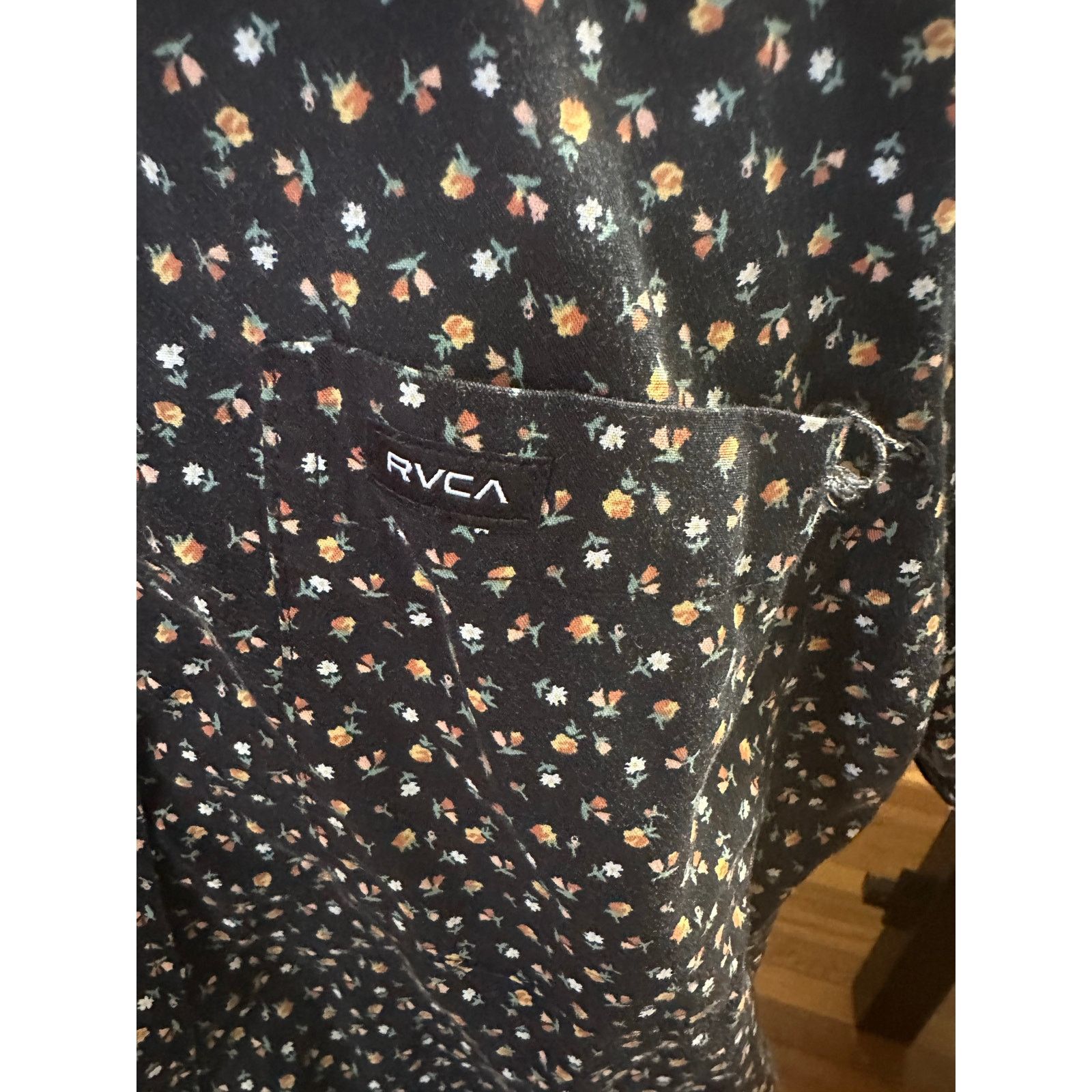 RVCA RVCA Black Floral Short Sleeve Button Up Shirt Size US L / EU 52-54 / 3 - 2 Thumbnail