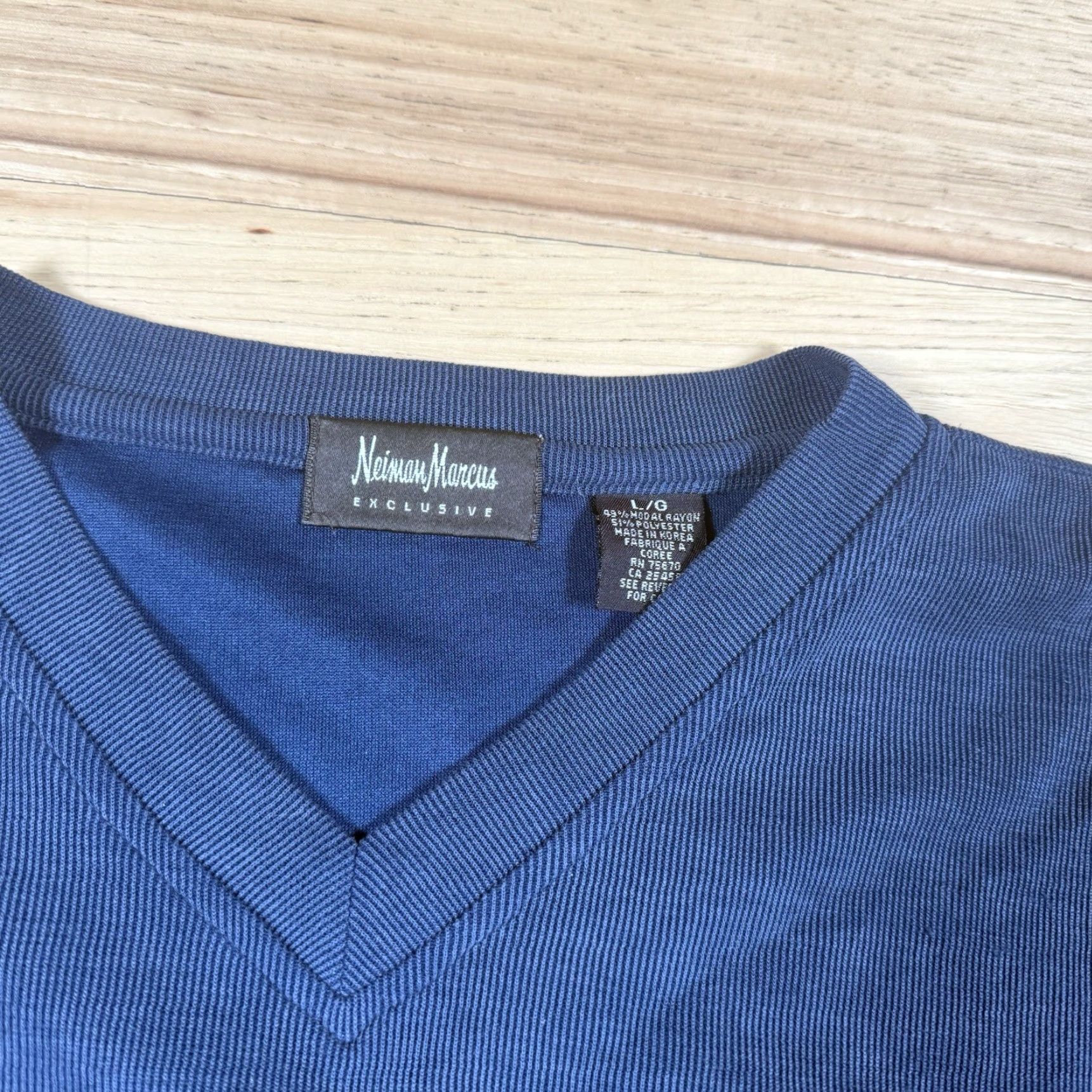 Neiman Marcus VINTAGE Neiman Marcus V Neck Shirt Mens L Blue Rayon T-Shirt Size US L / EU 52-54 / 3 - 3 Thumbnail
