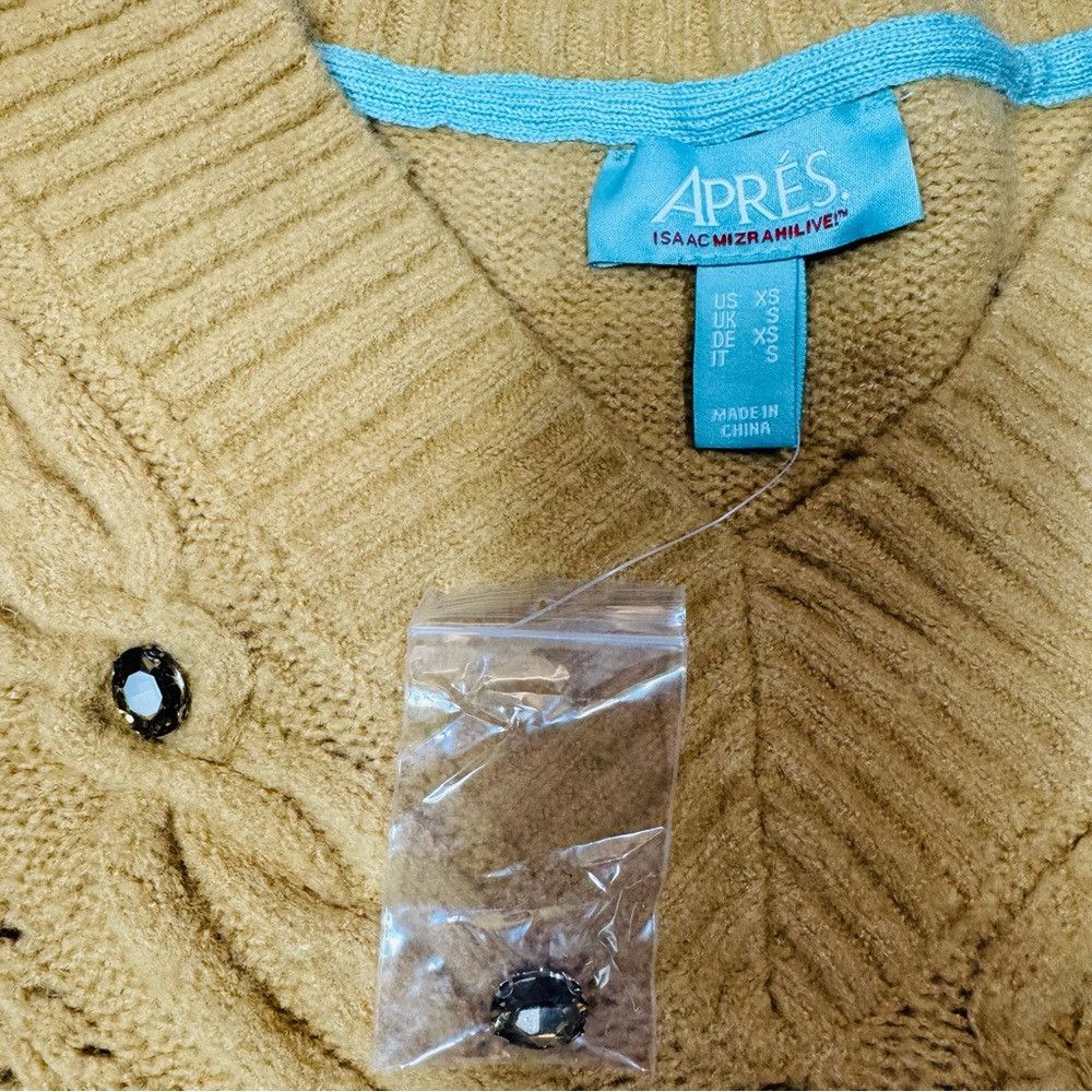 Isaac Mizrahi New Isaac Mizrahi Live! Apres V-Neck Cable Stitch Fawn Swea Size XS / US 0-2 / IT 36-38 - 4 Thumbnail