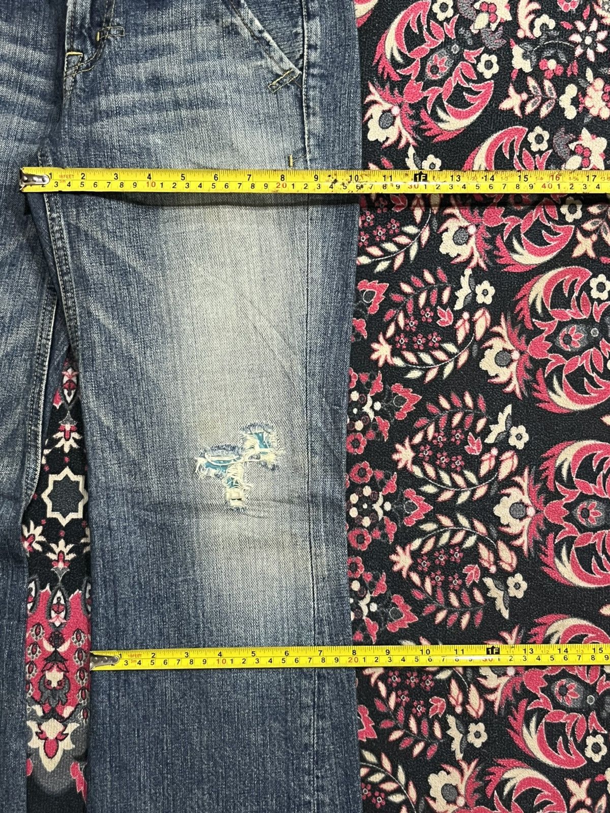 Japanese Brand Vintage Japanese Brand Low Rise Blue Wash Ripped Flare Jeans Size 30" / US 8 / IT 44 - 12 Thumbnail