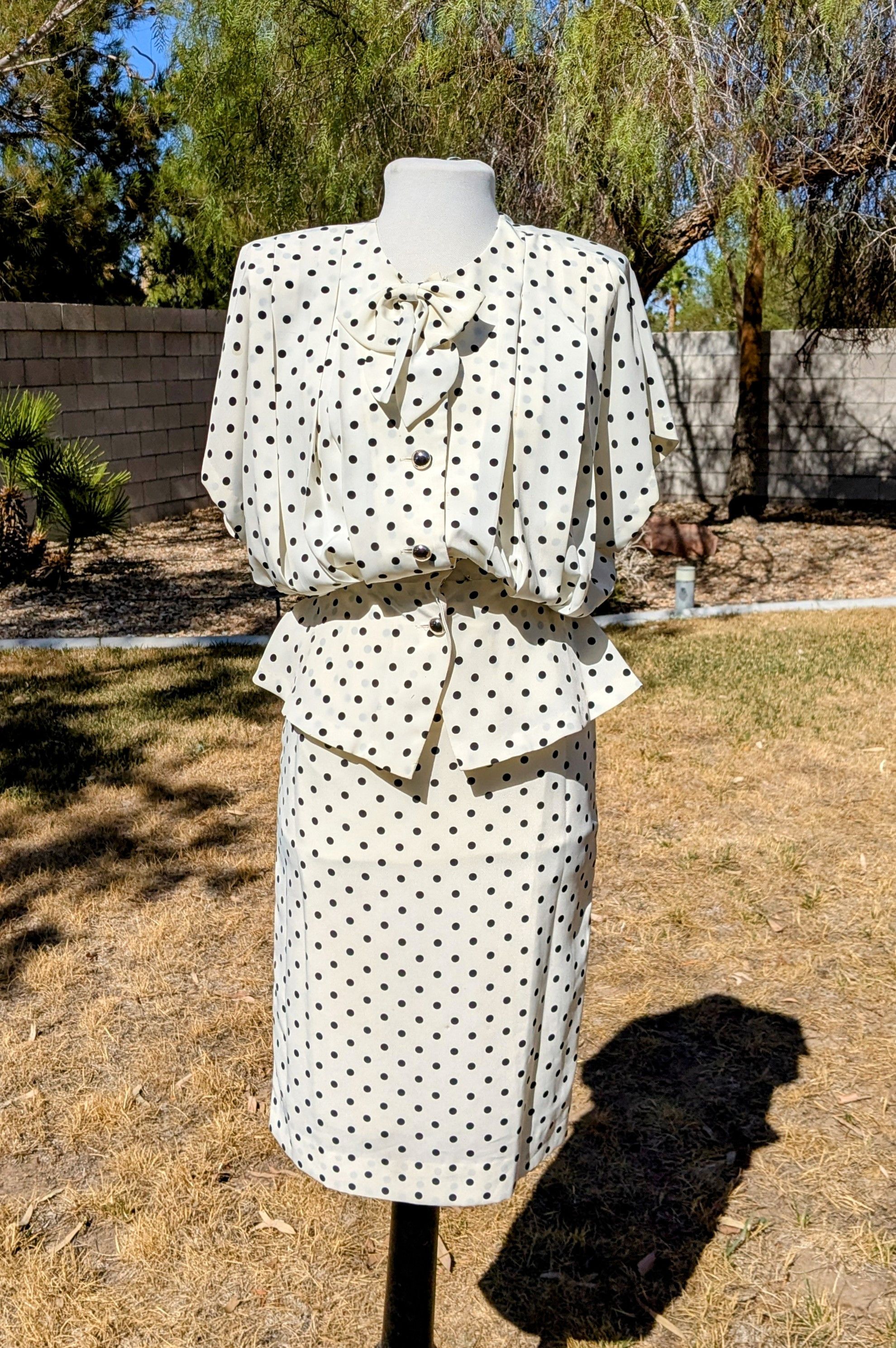 Vintage 1980 Original Fashion Retro Polka Dot 2pc Blouse & Skirt Set Size M / US 6-8 / IT 42-44 - 1 Thumbnail