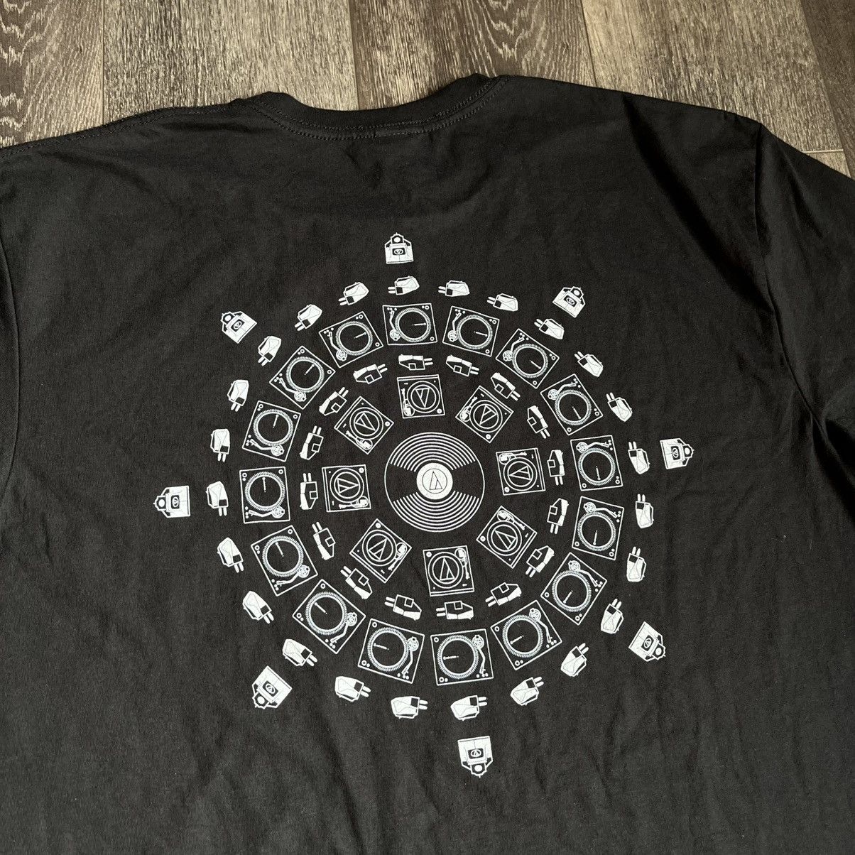 Band Tees Audio Technica Turntable Record Player Zoetrope Graphic Tee Size US L / EU 52-54 / 3 - 3 Thumbnail