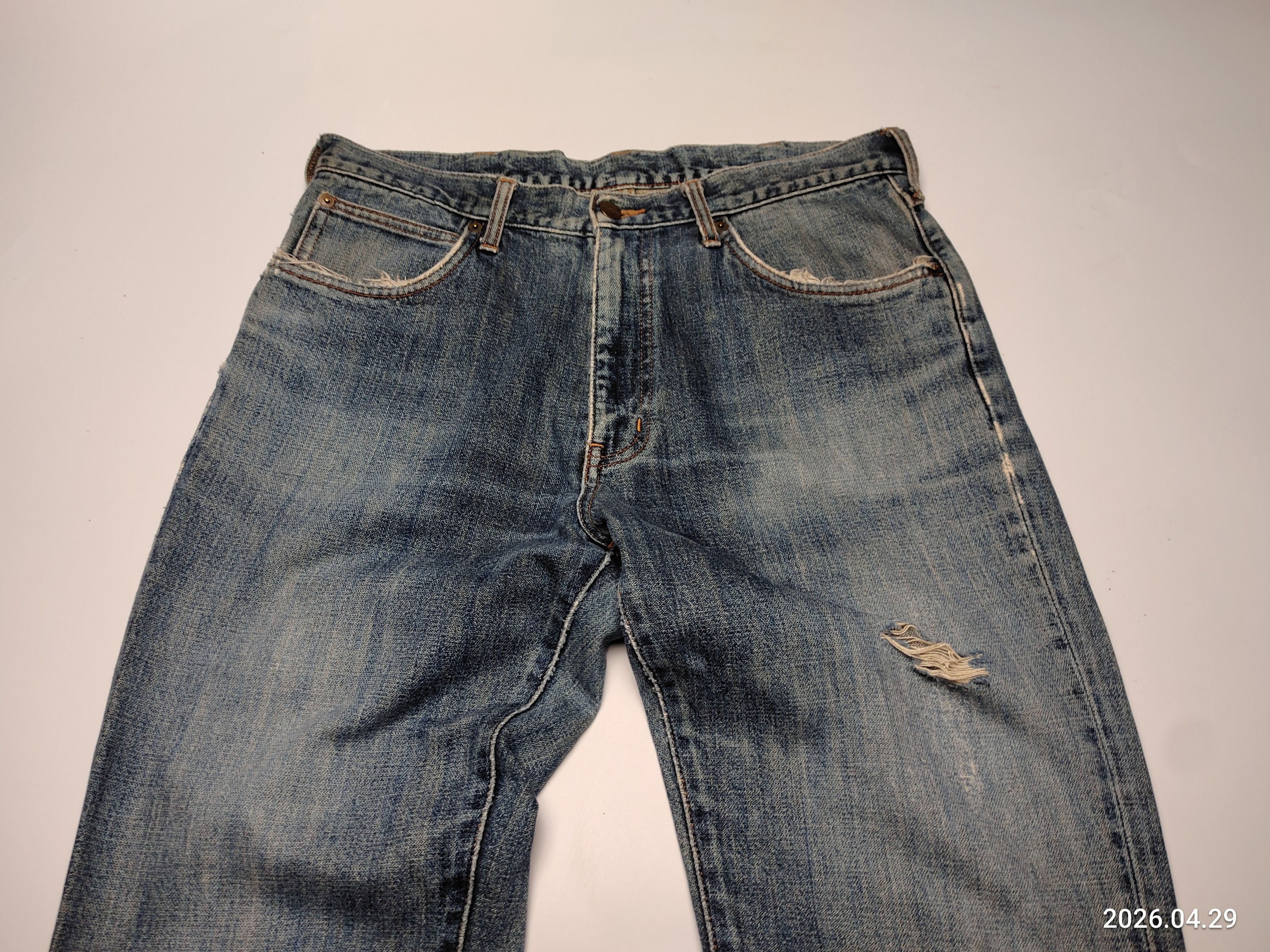 Wrangler Vintage Wrangler Jeans Blue Wash Distressed Denim Size US 34 / EU 50 - 3 Thumbnail