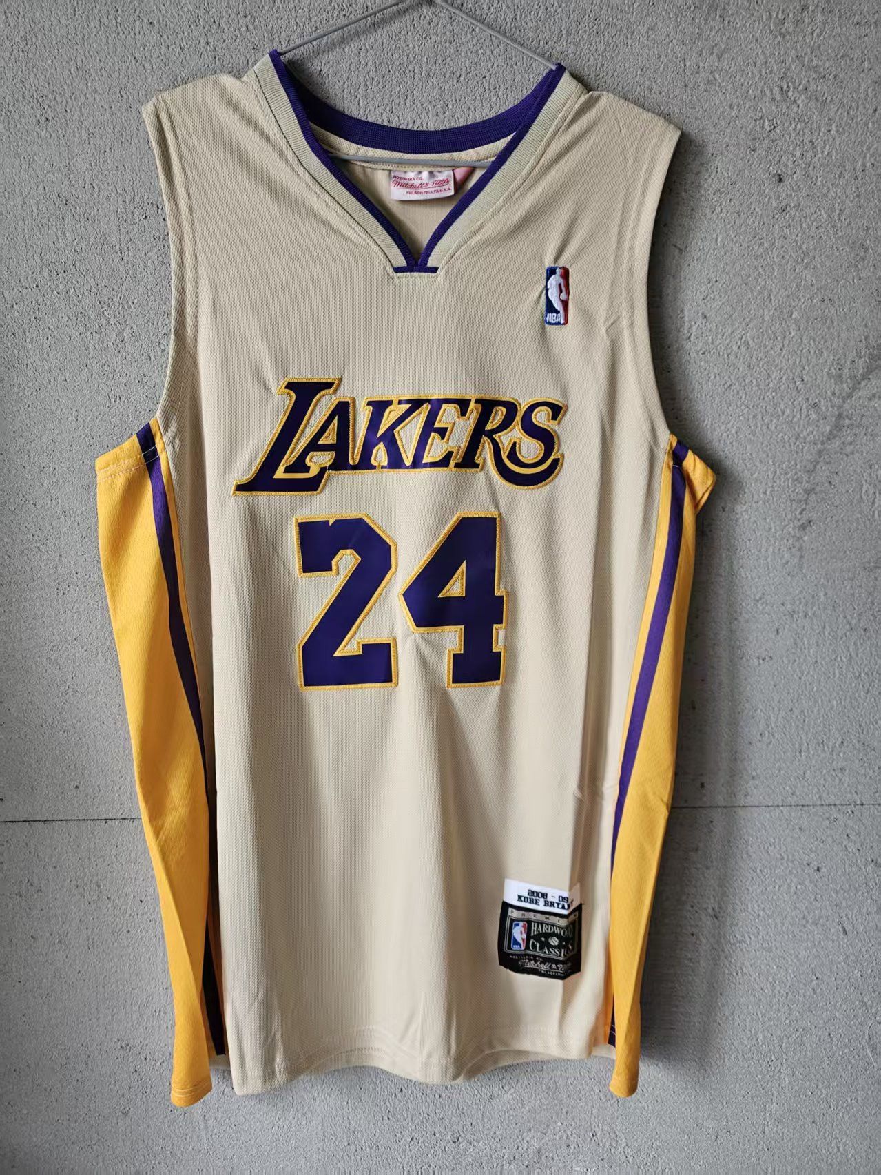 NBA Lakers #24 Kobe Bryant Jersey Size US S / EU 44-46 / 1 - 1 Thumbnail