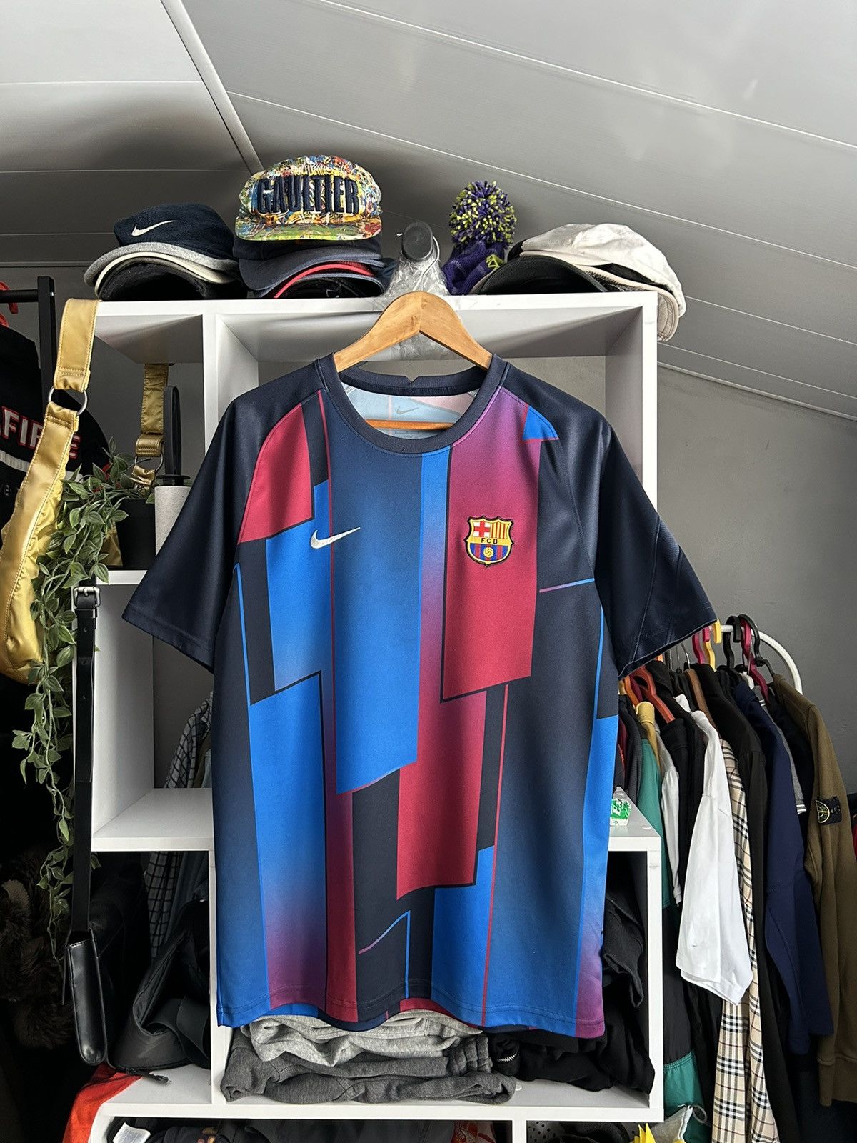 Nike Barcelona Pre-match 2021/22 jersey t shirt Size US L / EU 52-54 / 3 - 2 Thumbnail