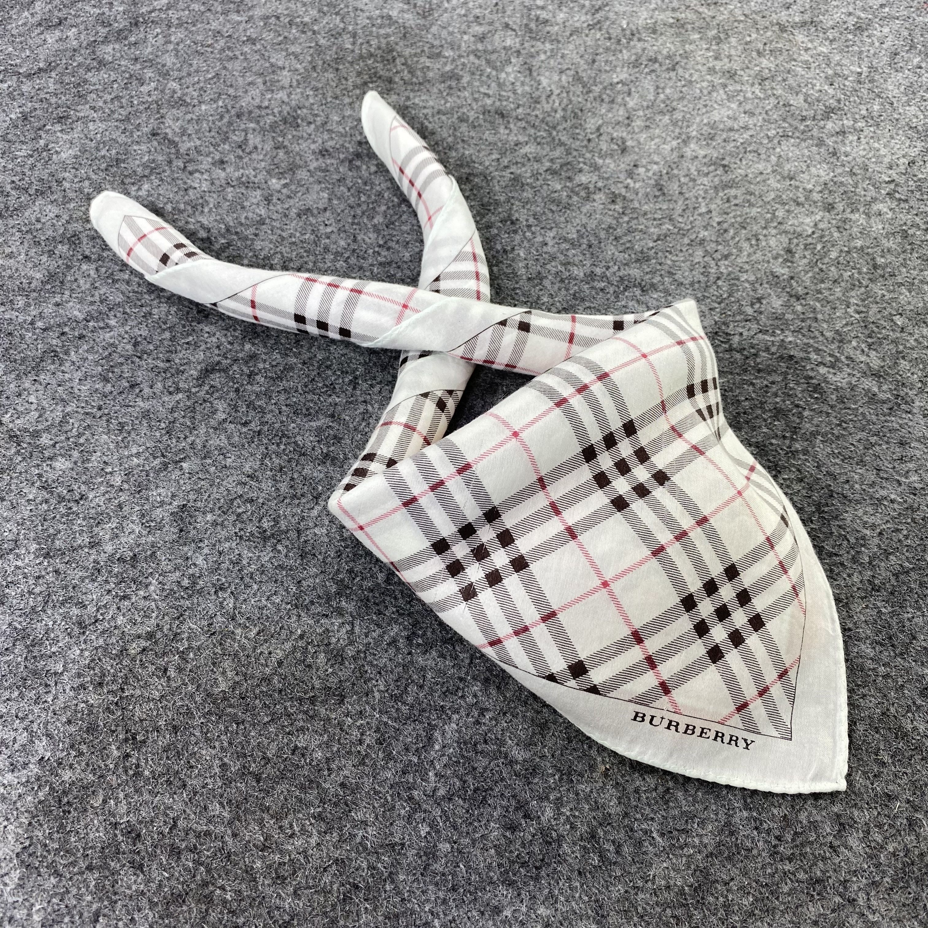 Burberry Burberry Handkerchief / Bandana / Neckerchief Size ONE SIZE - 1 Thumbnail