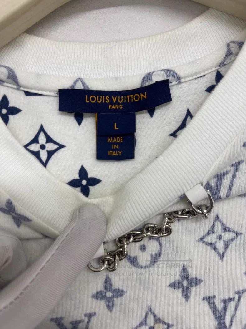 Louis Vuitton Louis Vuitton Full logo chain short sleeve T-shirt Size US L / EU 52-54 / 3 - 3 Thumbnail