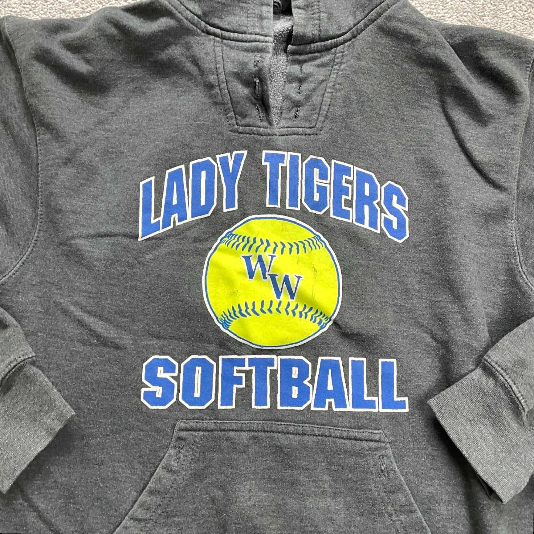 Vintage Pennant Hoodie Unisex Small Gray Graphic Lady Tigers Softball Sports Size US S / EU 44-46 / 1 - 4 Thumbnail