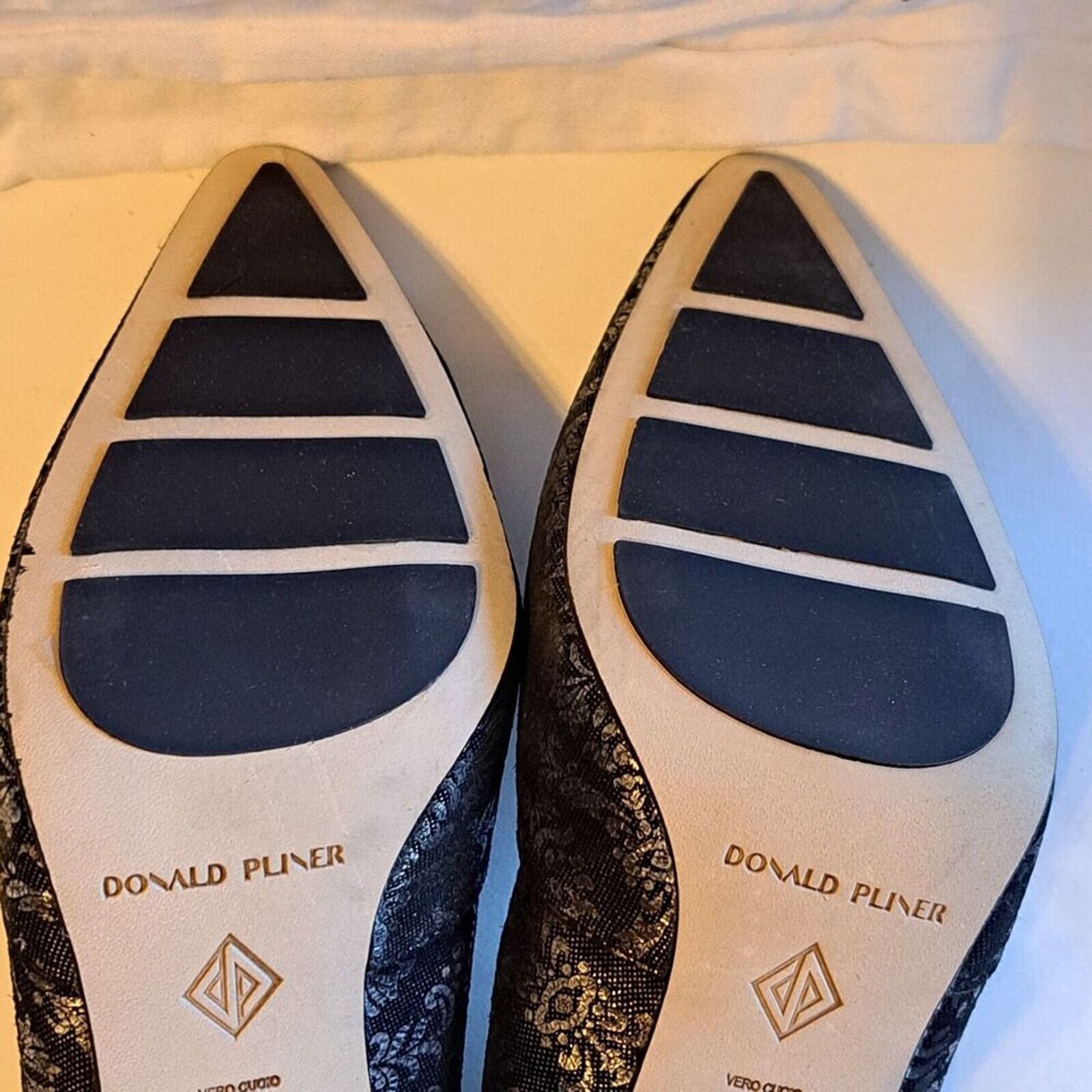 Donald Pliner Donald Pliner Pola Brocade Slip-On Metallic Heels 7.5M New! Size US 7.5 / IT 37.5 - 13 Thumbnail