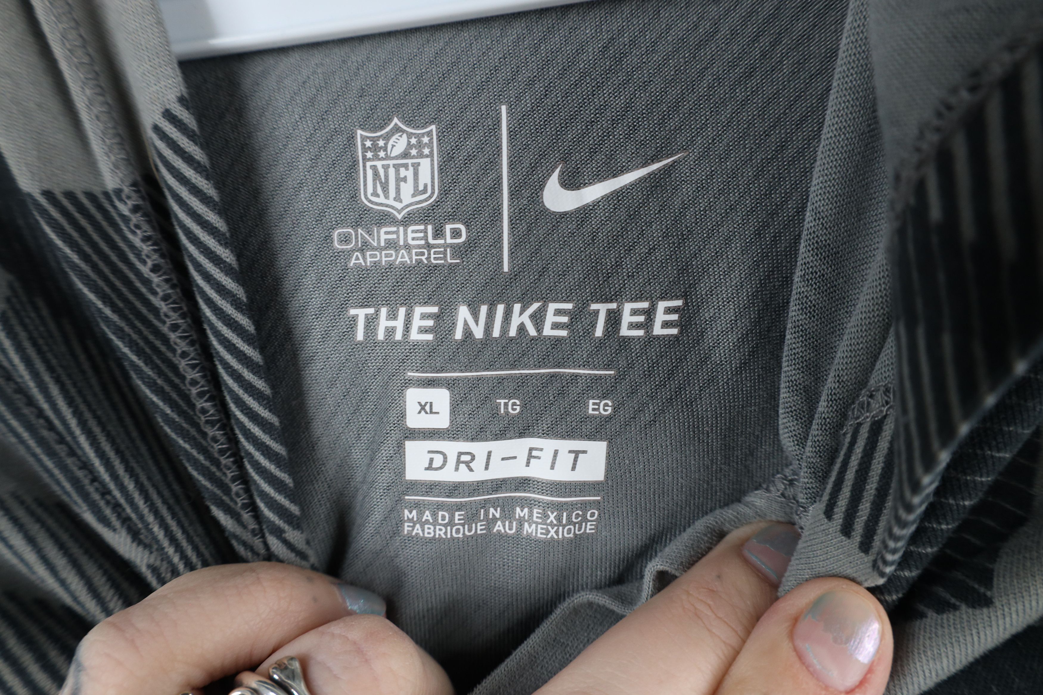 Nike × Vintage Nike On Field Lions Football Lightweight Hoodie T-Shirt Size US XL / EU 56 / 4 - 10 Thumbnail
