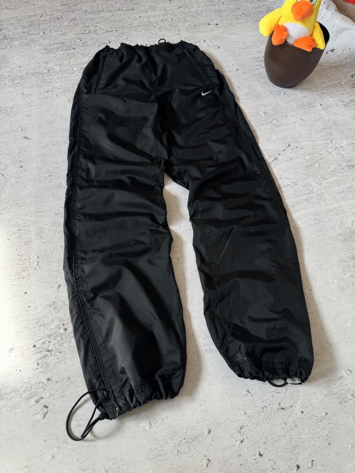 Nike × Vintage NIKE NYLON VINTAGE Y2K OVERSIZE BAGGY FIT PANTS SWEATPANTS Size US 32 / EU 48 - 1 Thumbnail