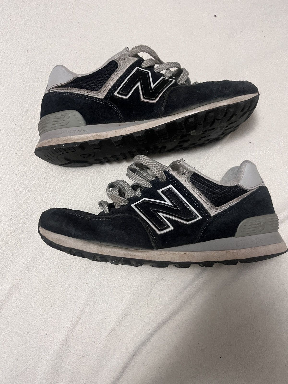 New Balance New Balance 574 Classic Size US 7.5 / EU 40-41 - 2 Thumbnail