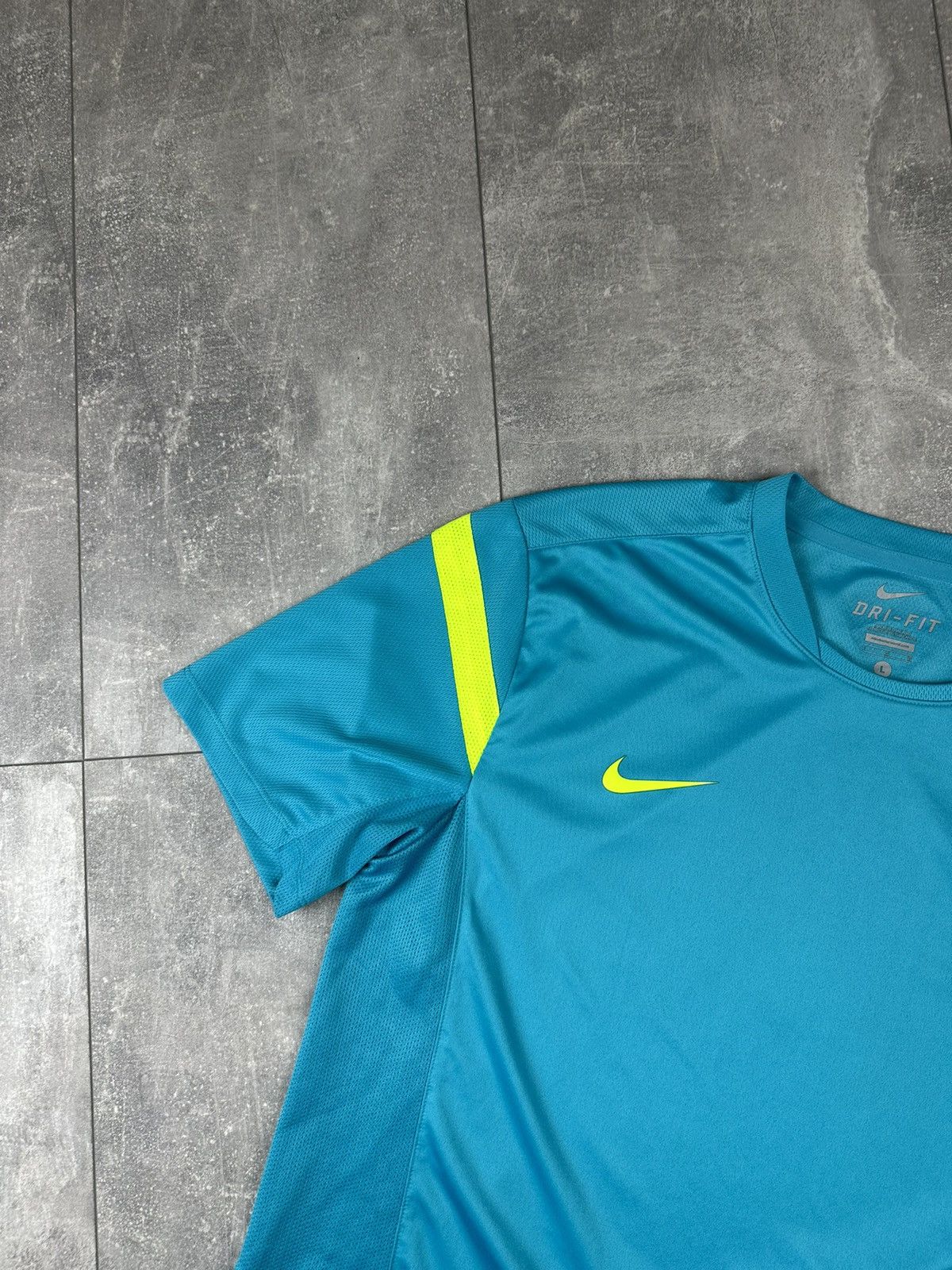 Nike Nike Brazil National Team Training Soccer Jersey 2012/13 Size US L / EU 52-54 / 3 - 6 Thumbnail