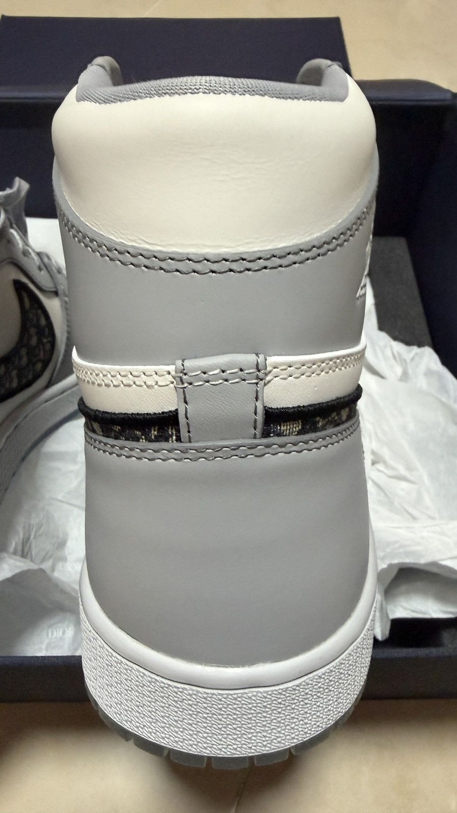 Dior × Jordan Brand Dior x Jordan Brand size US12 Size US 12 / EU 45 - 4 Thumbnail