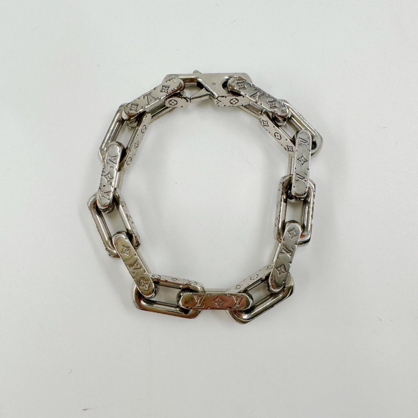 Louis Vuitton Louis Vuitton Silver Logo Bamboo Bracelet 19cm Size ONE SIZE - 1 Thumbnail