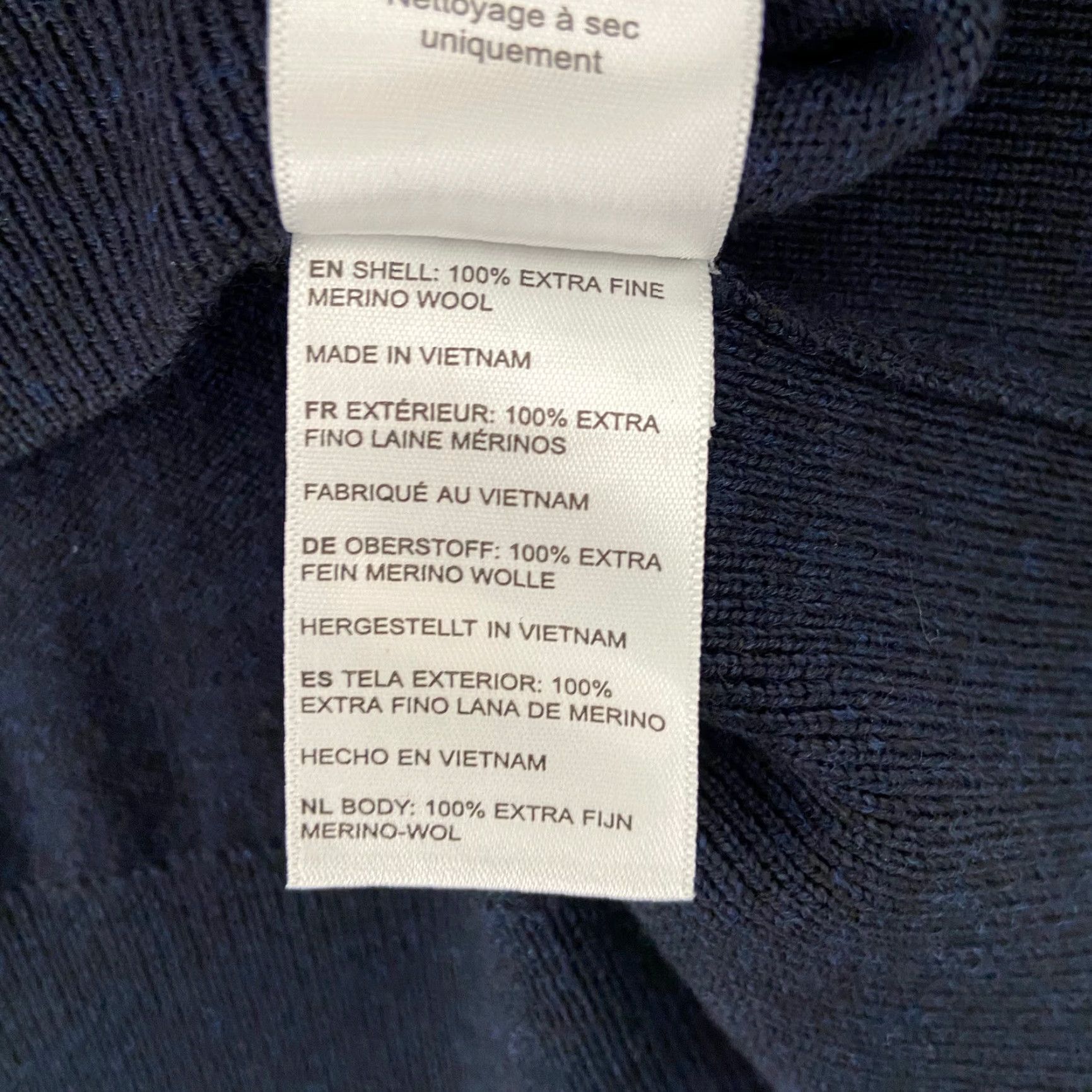 UNTUCKit UNTUCKit Sweater Mens 2XL Blue Pullover Tight-Knit Merino Wool V-Neck Knit Pullover Preowned Casual Modern Classic Fit-Adult Size 2XL Mens Size US XXL / EU 58 / 5 - 7 Thumbnail