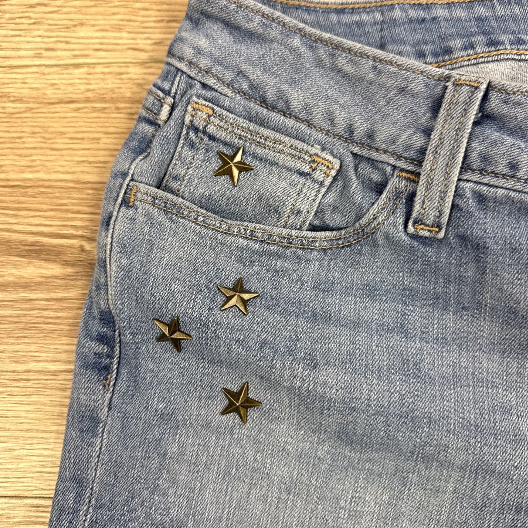Levi's Levi's 535 Super Skinny Crop Jeans Stars Hearts Distressed Cropped Raw Hem 29 Size 29" - 4 Thumbnail