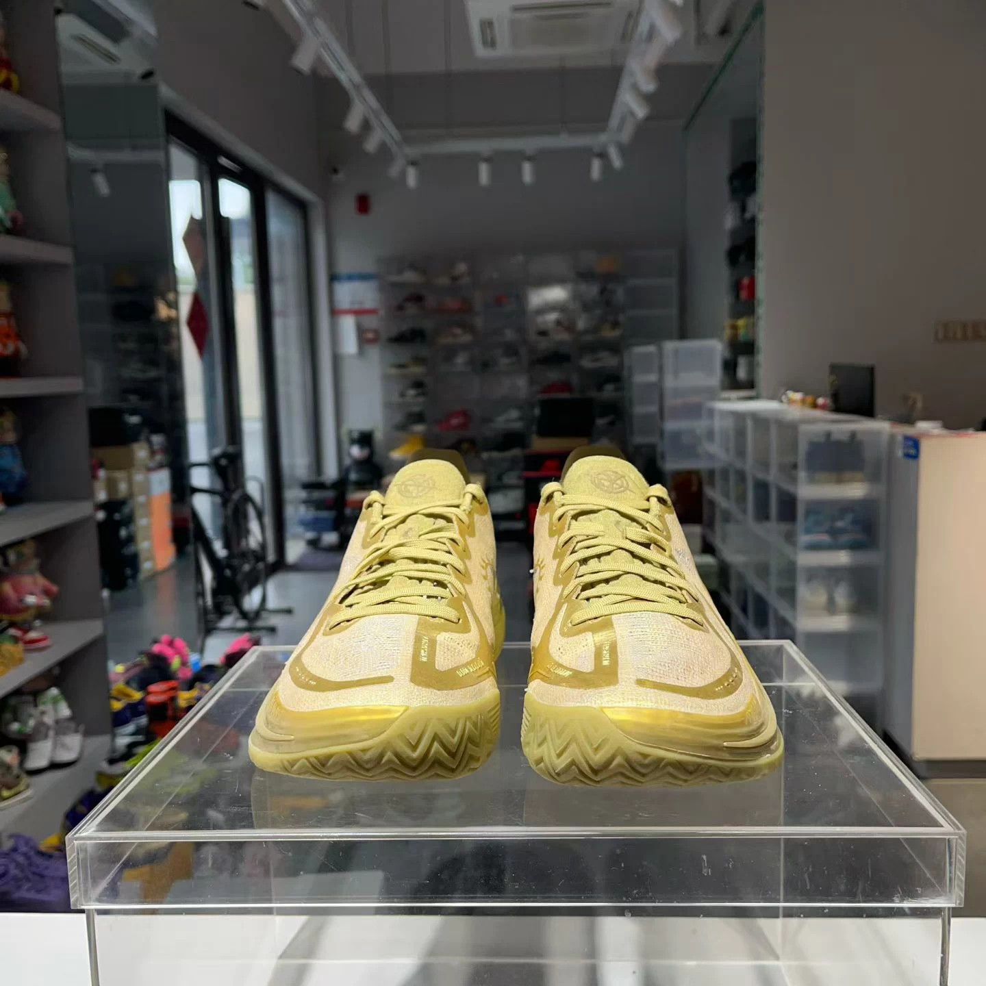 Li-Ning Gamma Jinwu Size 44 Size US 10.5 / EU 43-44 - 1 Thumbnail