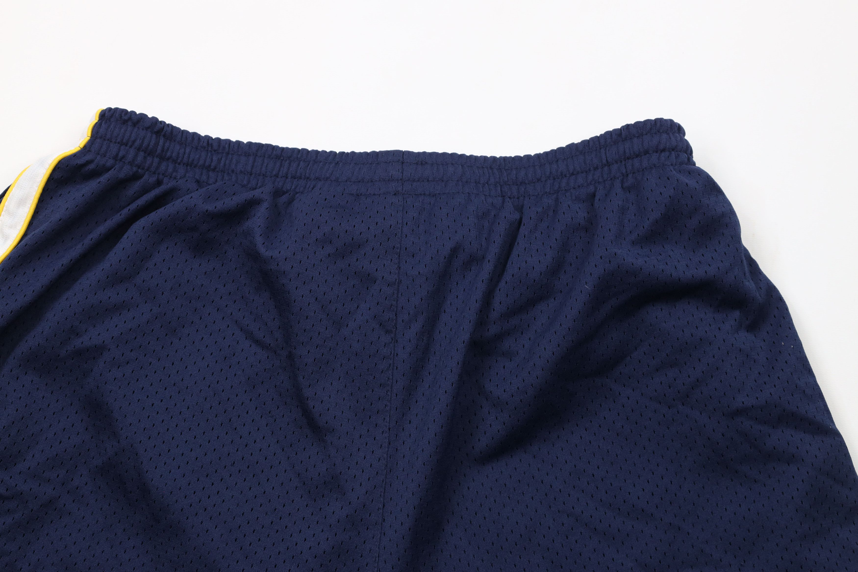 Starter × Vintage Vintage 90s Starter Heavyweight University of Shorts Size US 34 / EU 50 - 10 Thumbnail