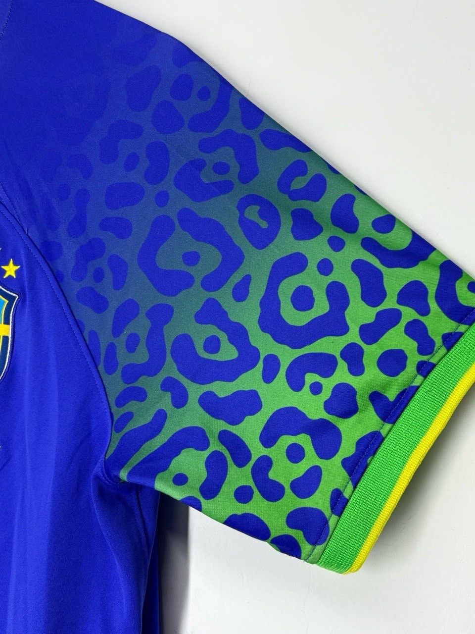 Nike Nike Brazil 2022 Away Soccer Jersey Size US M / EU 48-50 / 2 - 5 Thumbnail