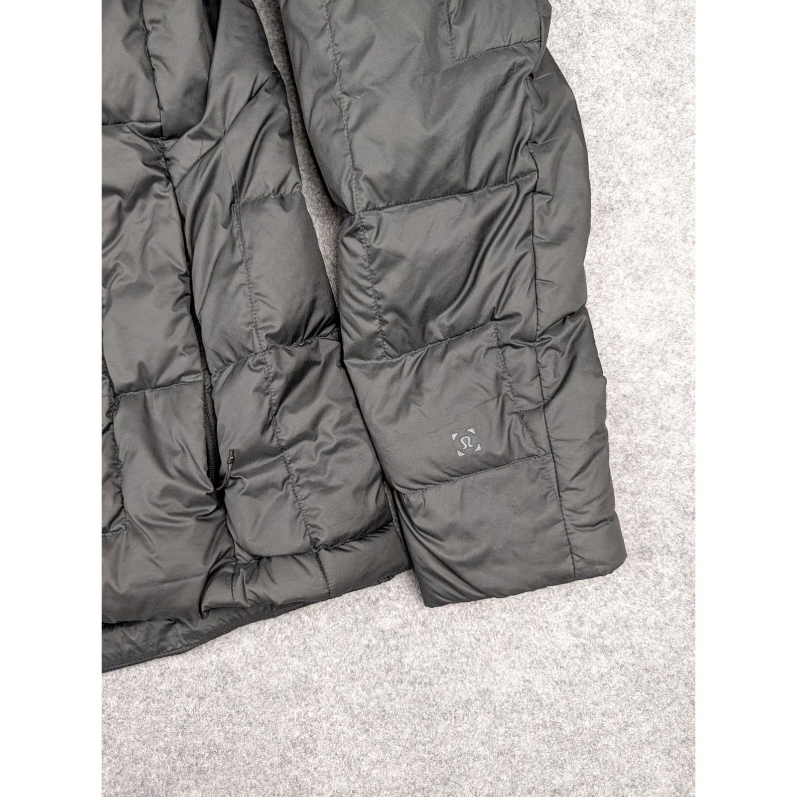 Lululemon Lululemon Jacket Mens M Gray Down Puffer Full Zip Insulated Athletic Jacket Size US M / EU 48-50 / 2 - 2 Thumbnail