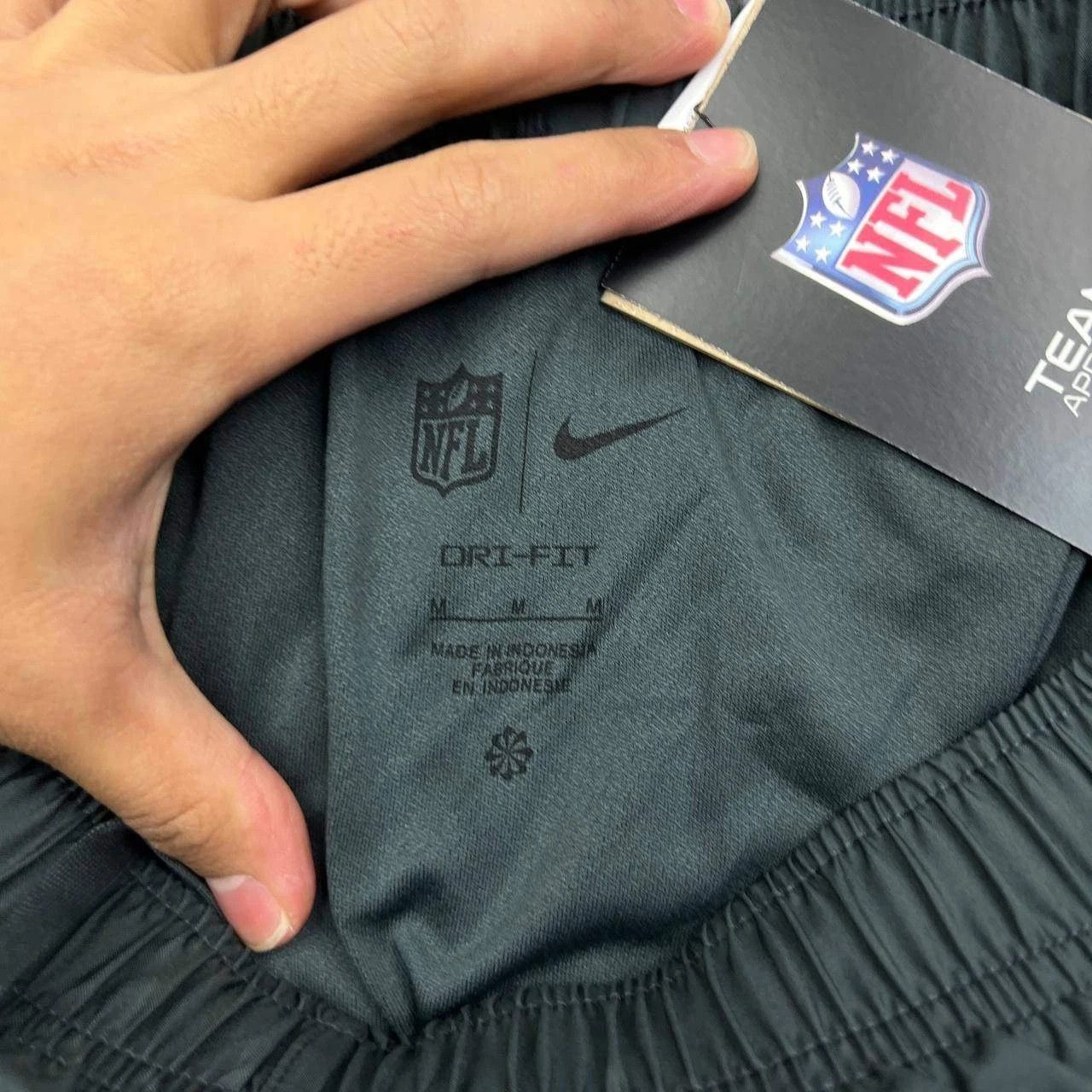 Nike Nike Dri-Fit Athletic Shorts Women M Kansas City Chiefs 29 Size 29" - 2 Thumbnail