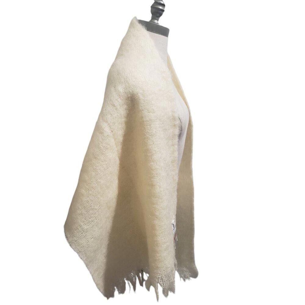 Designer CT1953 Holmes & Allan NWOT Cream Alpaca Mohair Wrap OS Size ONE SIZE - 3 Thumbnail