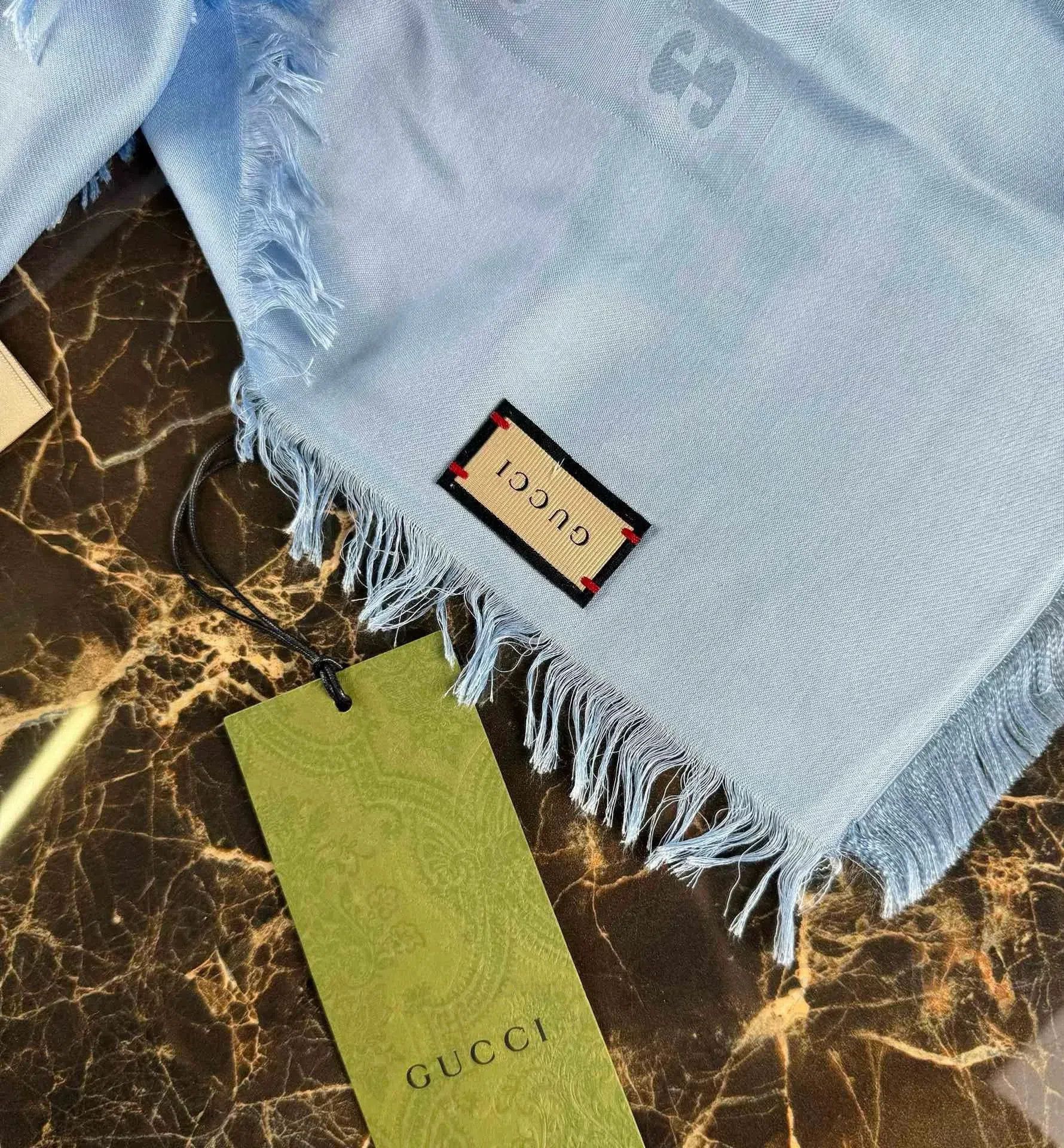 Gucci Gucci Floral Logo Silk Scarf 140x140. Size ONE SIZE - 6 Thumbnail