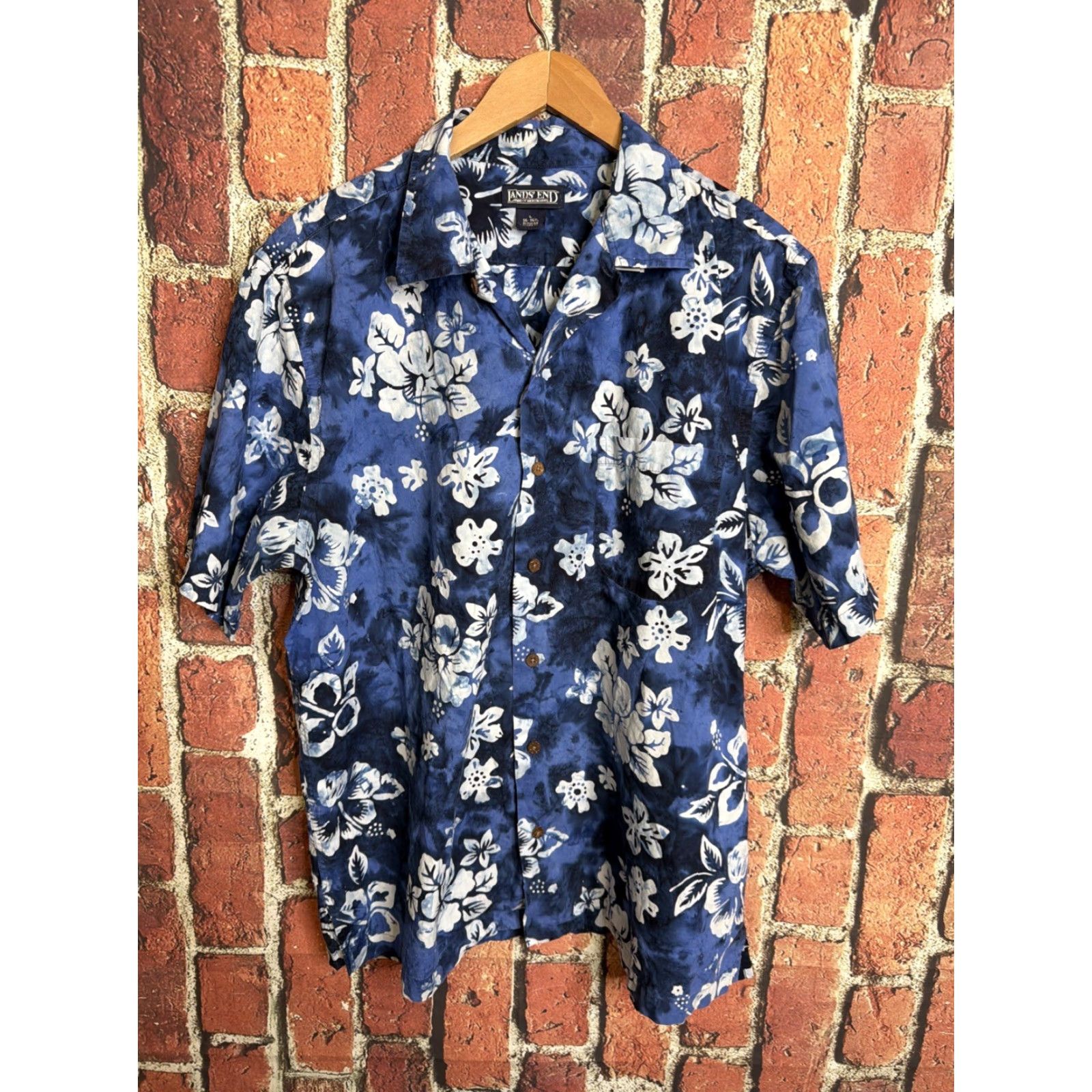 Lands' End Lands' End Button-Down Shirt Large Blue Men’s Hawaiian Floral 16-16 1/2 Short Sleeve Button-Up Collared Linen Casual Mens Regular Blues Size US L / EU 52-54 / 3 - 2 Thumbnail