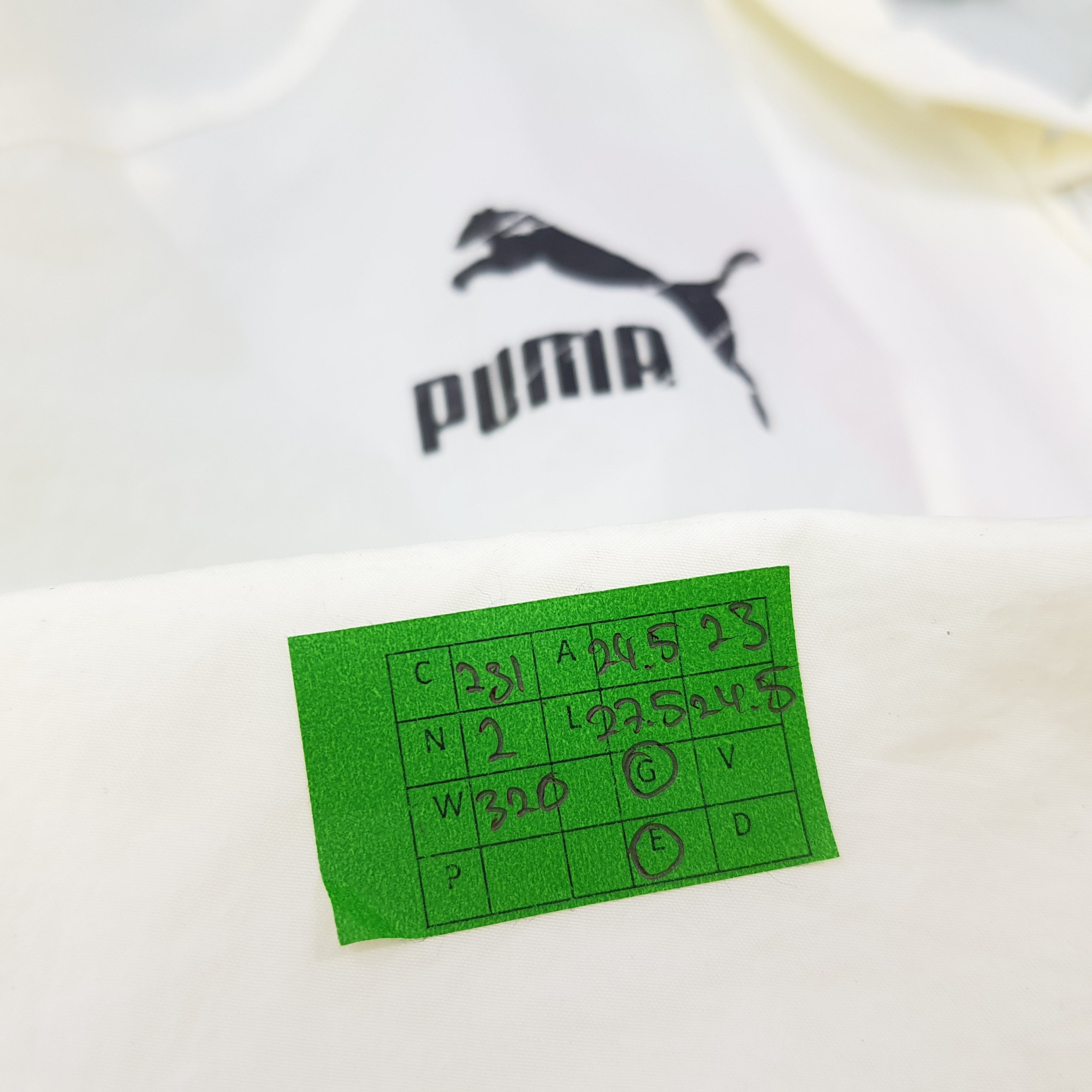 Puma × Vintage Vintage PUMA Japan League Staff Sports Windbreaker C231N2 Size US L / EU 52-54 / 3 - 9 Thumbnail