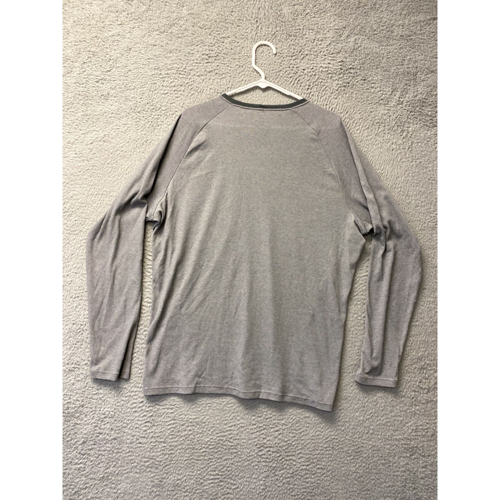 Patagonia Patagonia Shirt Men's Long Sleeve Logo Stretch Active XL Gray 104-45 / T-Shirt / Modern Recycled Fair Trade / Patagonia P-6 (Product Line) Size US XL / EU 56 / 4 - 7 Thumbnail