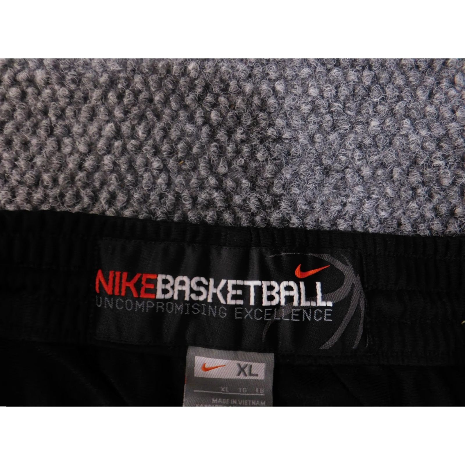 Nike VINTAGE Nike Sweatpants Mens XL Black Basketball Side Zip Track Athletic Size US 36 / EU 52 - 6 Thumbnail