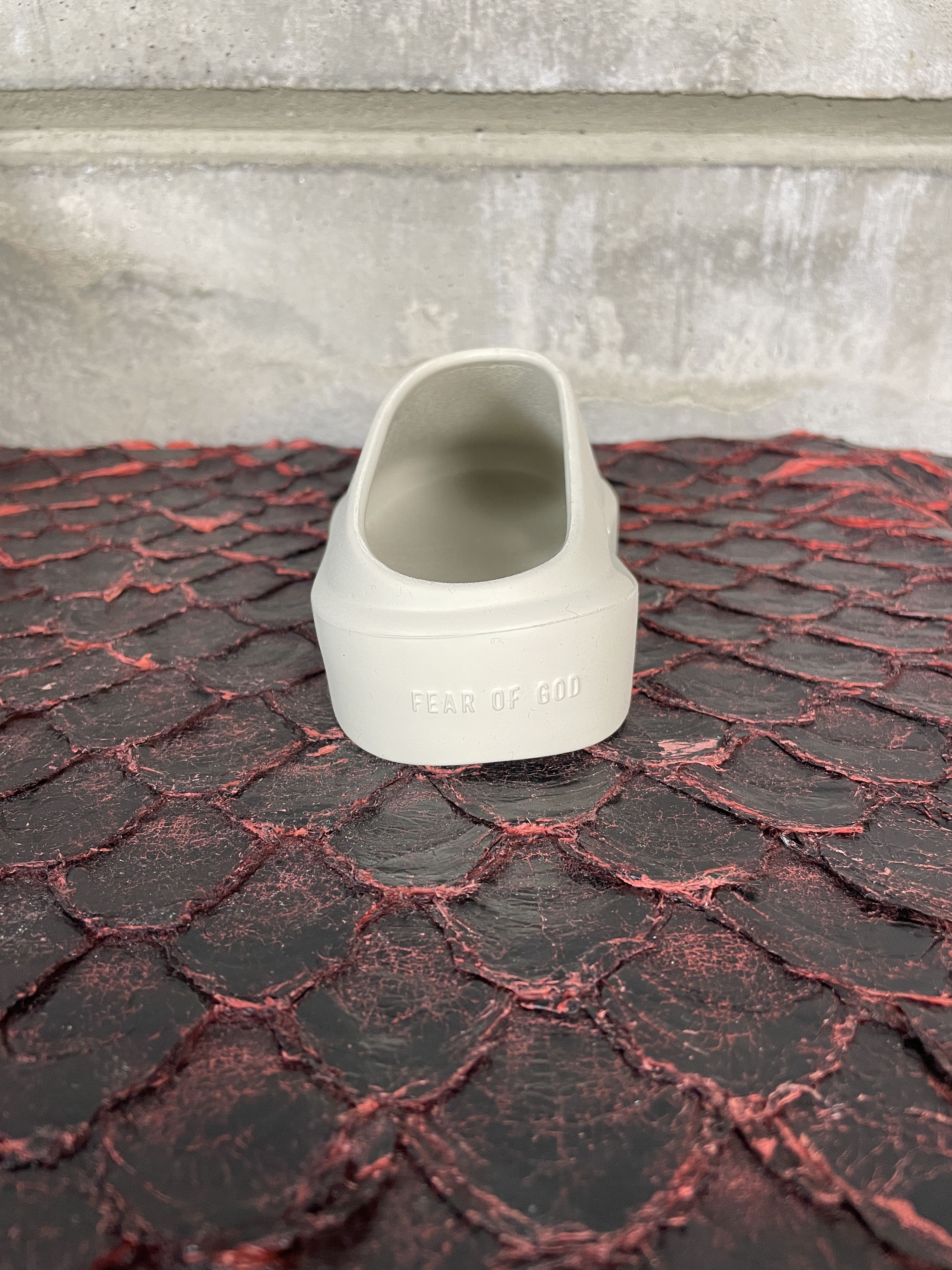 Fear of God Fear of God The California Slides 'Cement' Kids Size 27 Size US 4 / IT 34 - 6 Thumbnail