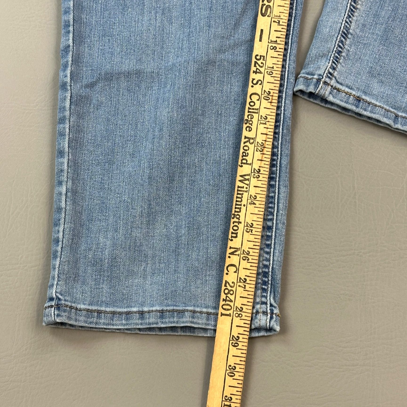 Levi's Levis 541 Jeans Mens 42x30 42x29 Athletic Taper Stretch Denim Medium Wash Casual Size US 42 / EU 58 - 3 Thumbnail