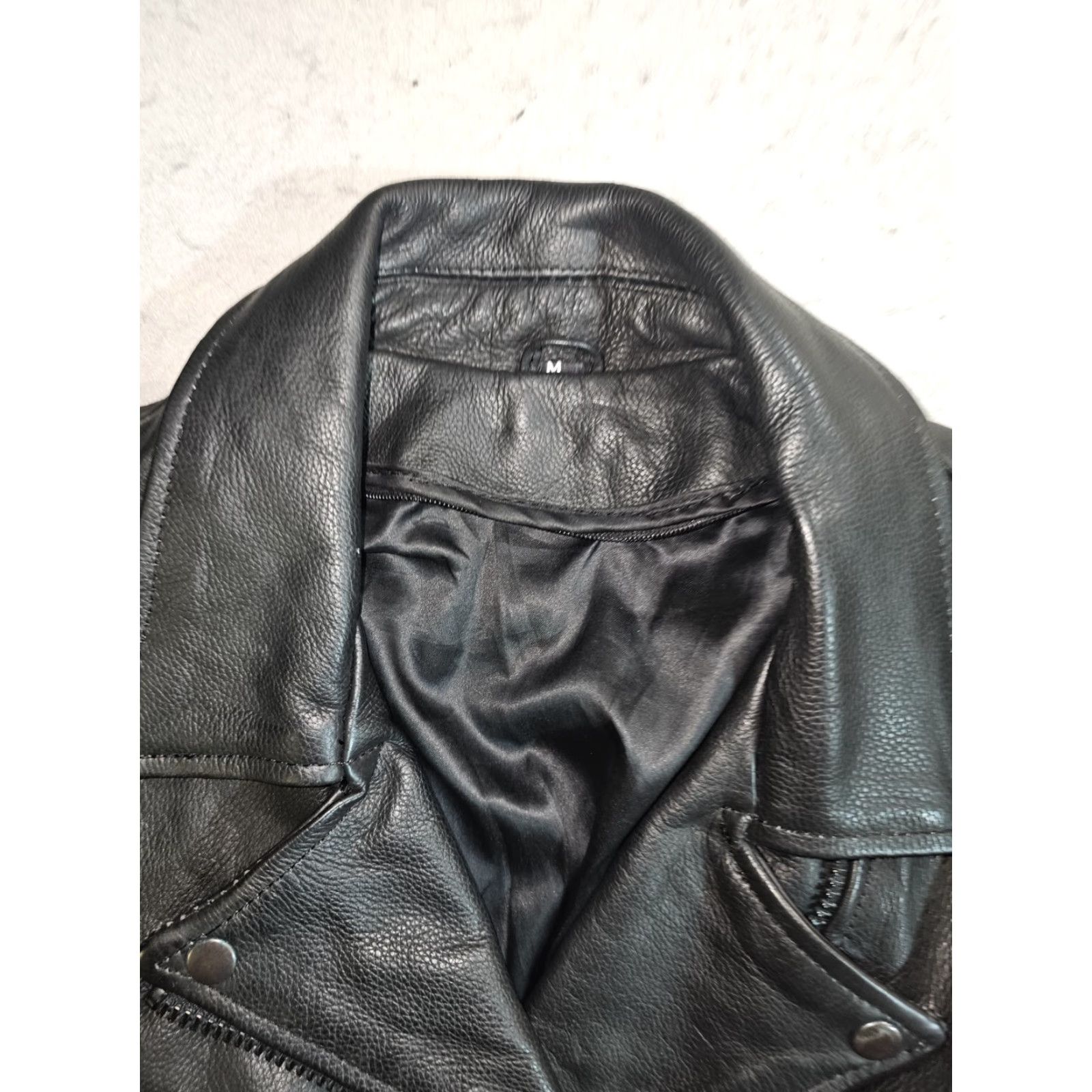 Vintage VINTAGE Leather Motorcycle Jacket Full-Zip Belted Heavyweight 90s Women’s Sz Medium Black Size M / US 6-8 / IT 42-44 - 7 Thumbnail