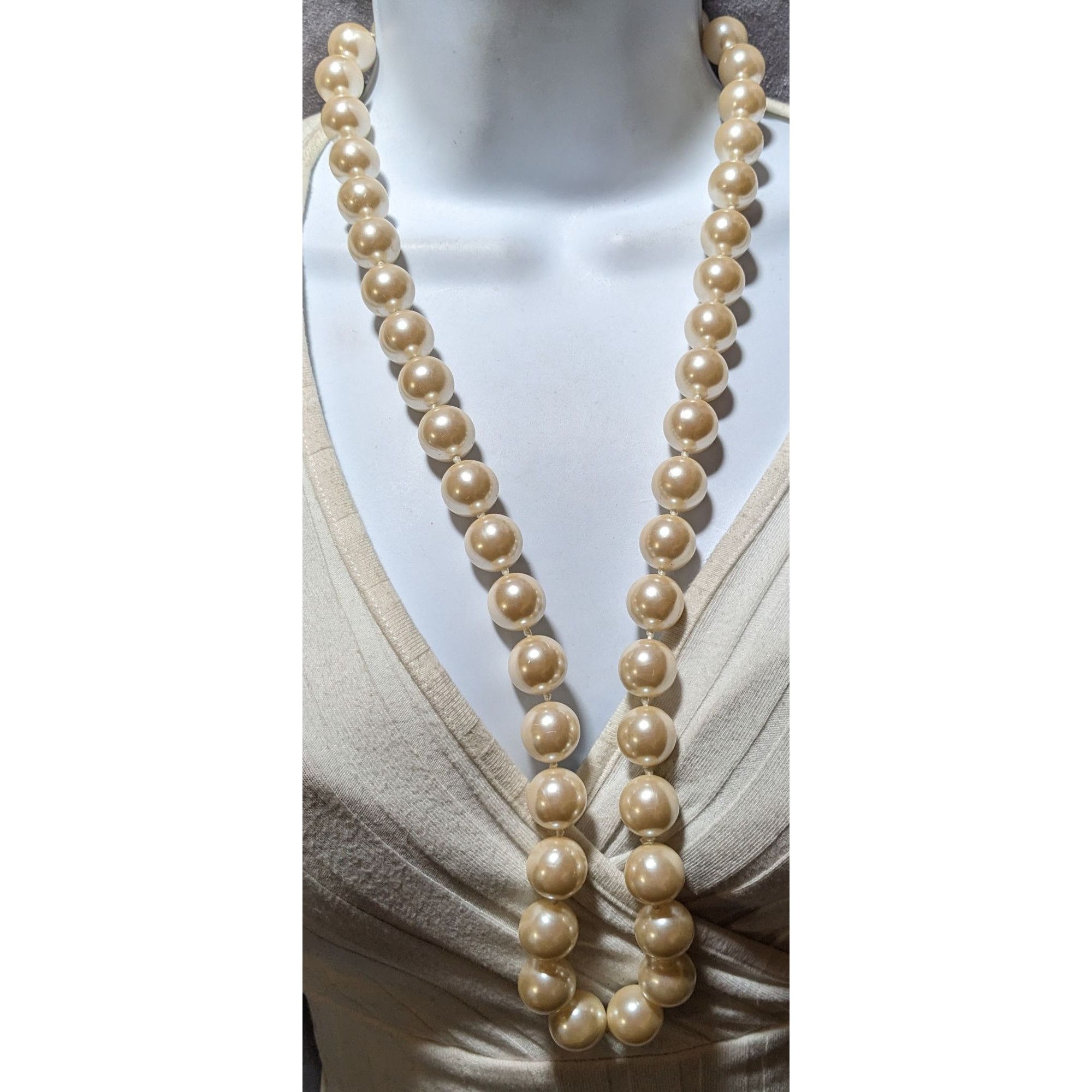 Other Chunky Retro Cream Faux Pearl Costume Necklace Size ONE SIZE - 4 Thumbnail