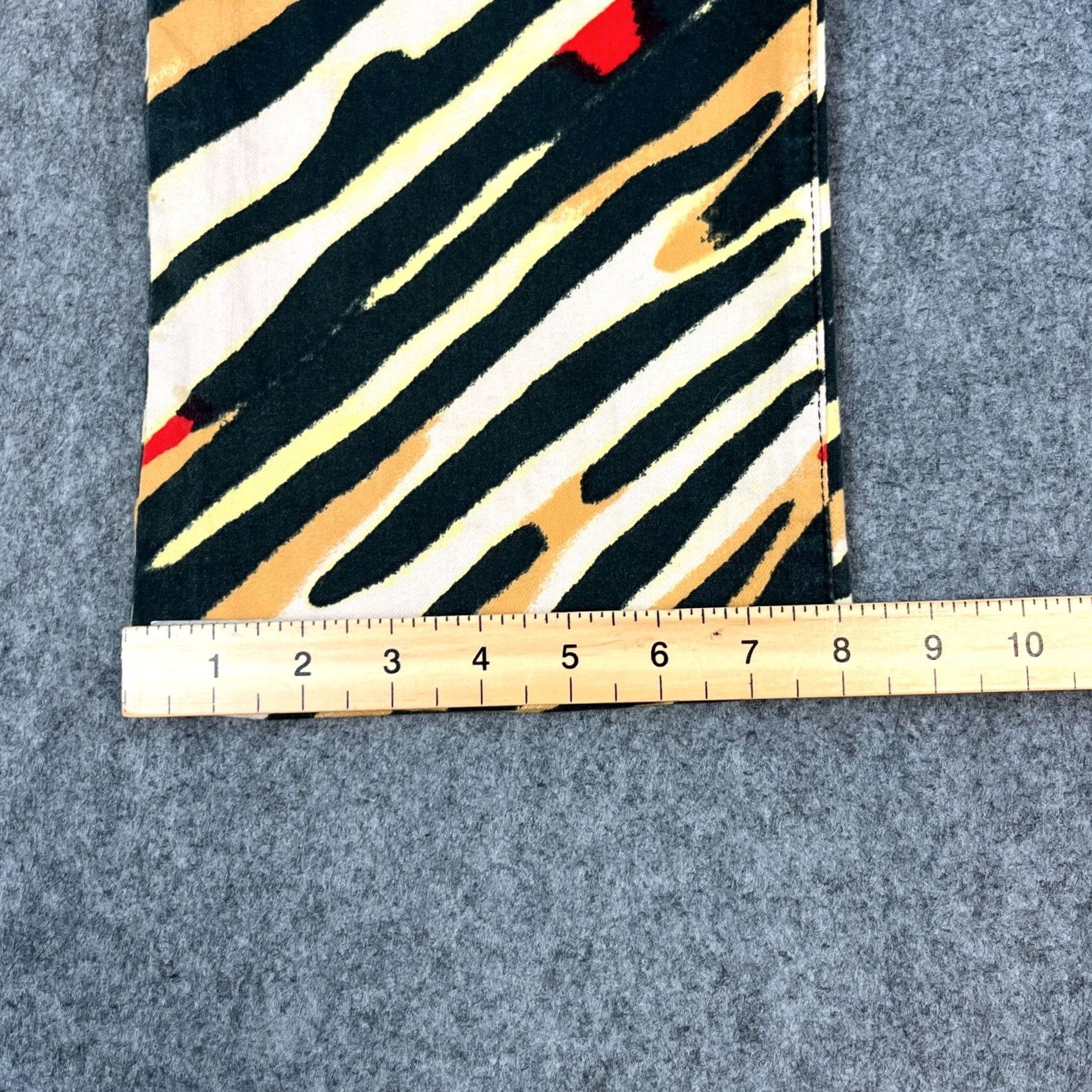 Versace VINTAGE Versace Jeans Straight Womens 34 32 UK 14 Multicoloured Animal Flower Print Italy Jeans Wrist? Size 24" / US 00 / IT 34 - 4 Thumbnail