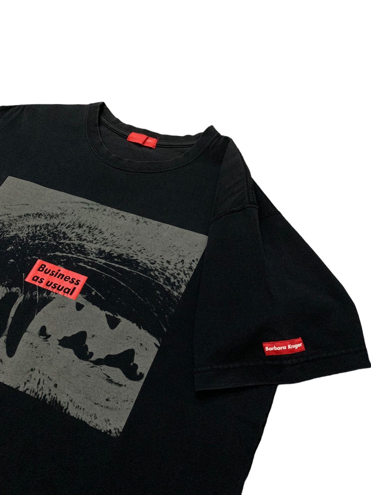 Barbara Kruger 2000s Barbara Kruger Business As Usual Artwork Tshirt Size US L / EU 52-54 / 3 - 4 Thumbnail