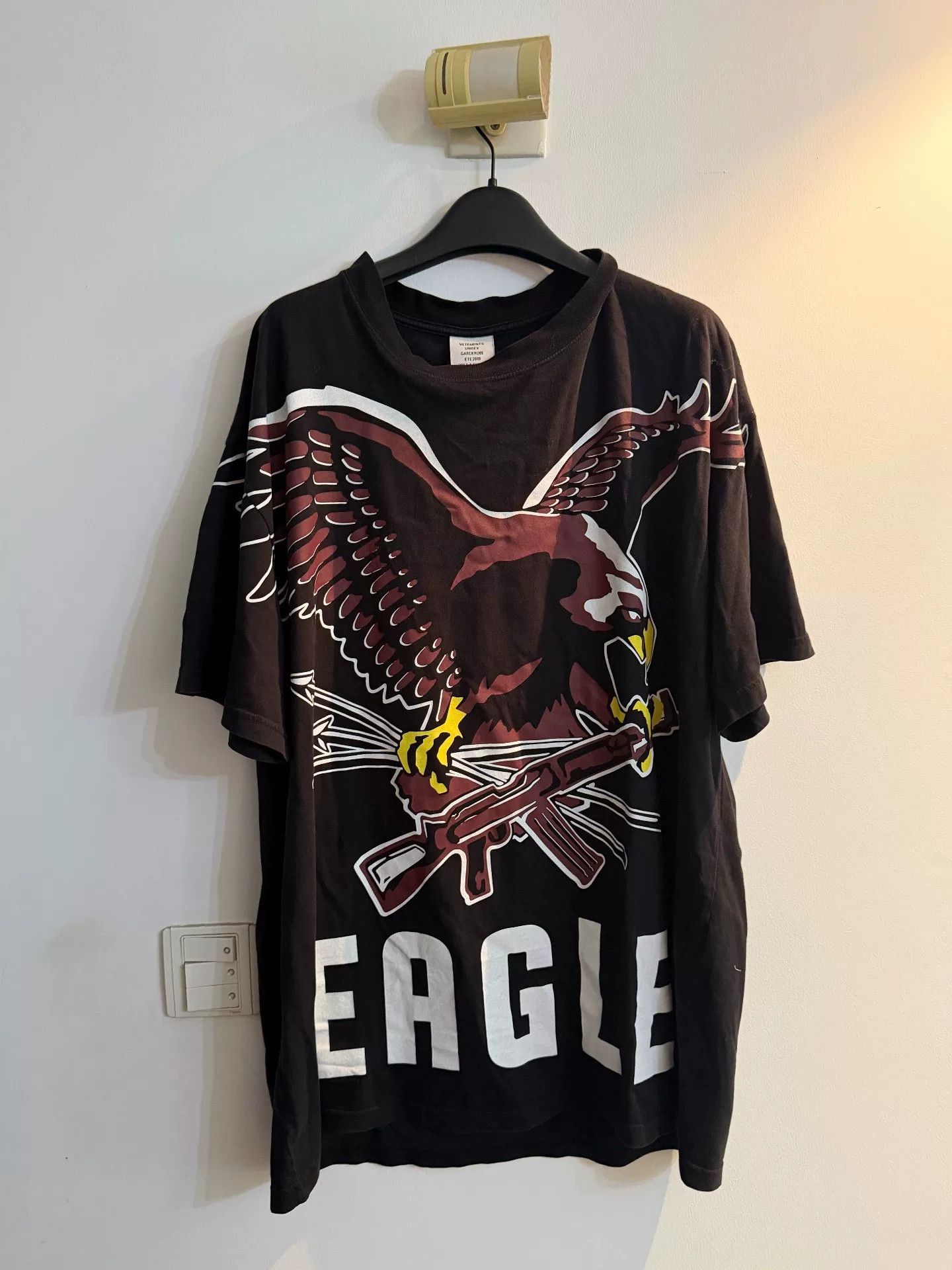 Vetements Vetements SS19 Eagle Short Sleeve Tee Size US XXS / EU 40 - 1 Thumbnail
