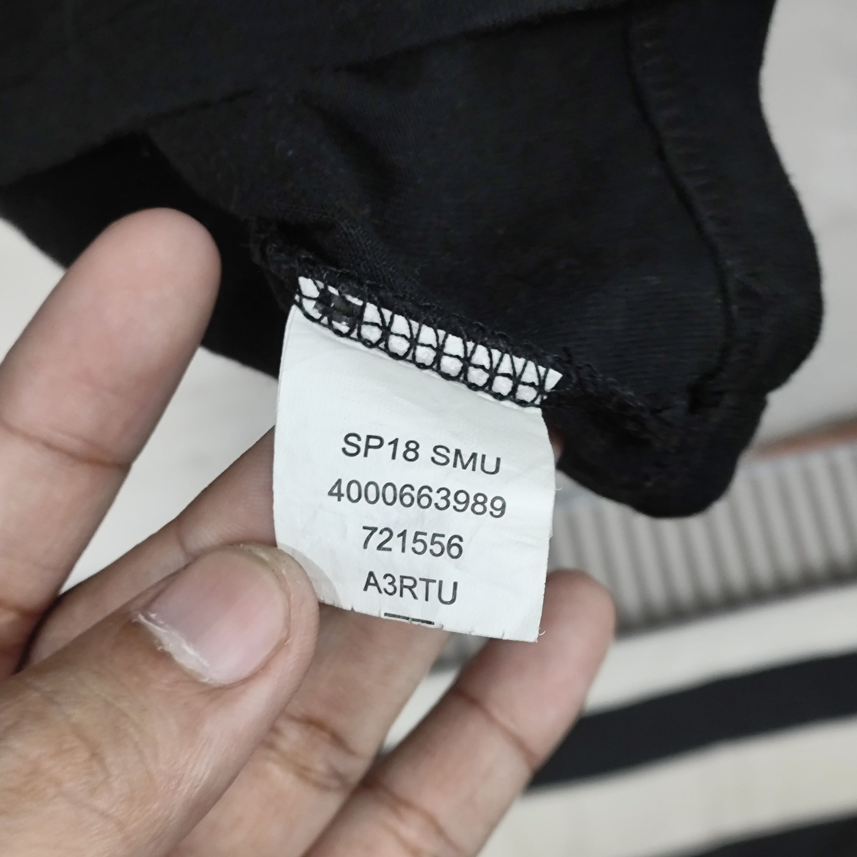 Supreme × The North Face Authentic Supreme x The North Face Metallic Logo Size US L / EU 52-54 / 3 - 10 Thumbnail