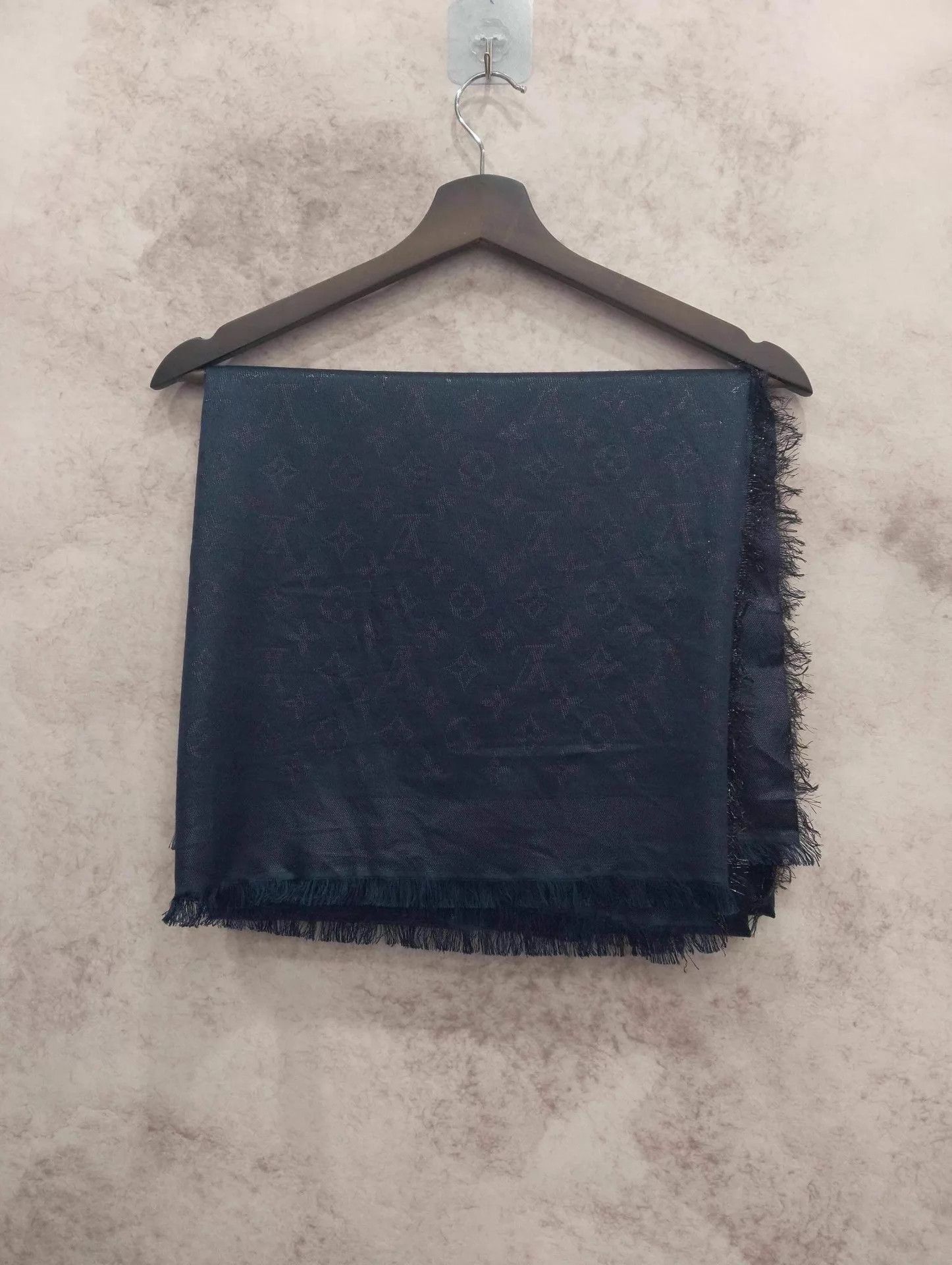 Louis Vuitton Blue Patterned Fringed Scarf Size ONE SIZE - 1 Thumbnail