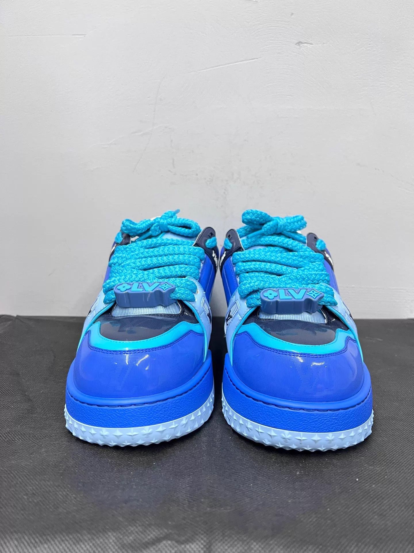 Louis Vuitton LV Trainer Blue All Over Print UK9 / EU 43 Worn Once Size US 10 / EU 43 - 2 Thumbnail